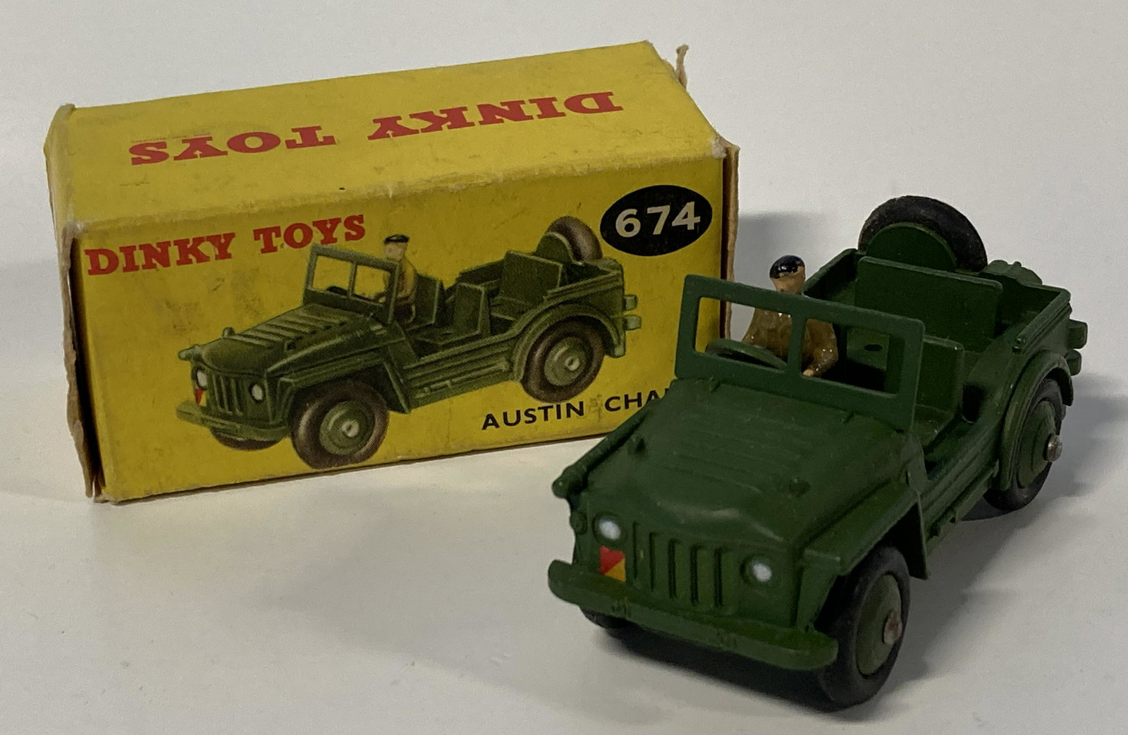 VINTAGE DINKY TOYS AUSTIN CHAMP #674 & BOX (1 of 6)