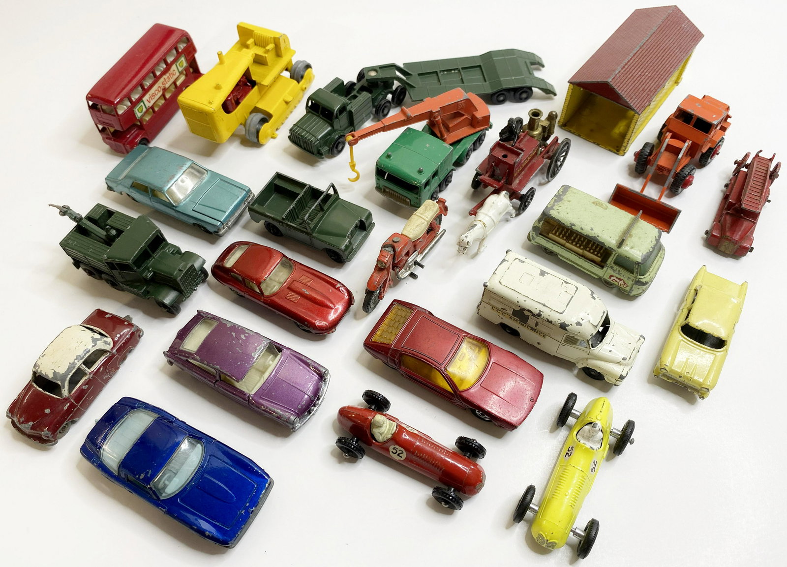 VINTAGE LESNEY MATCHBOX TOY CARS COLLECTION OF 22 (1 of 18)