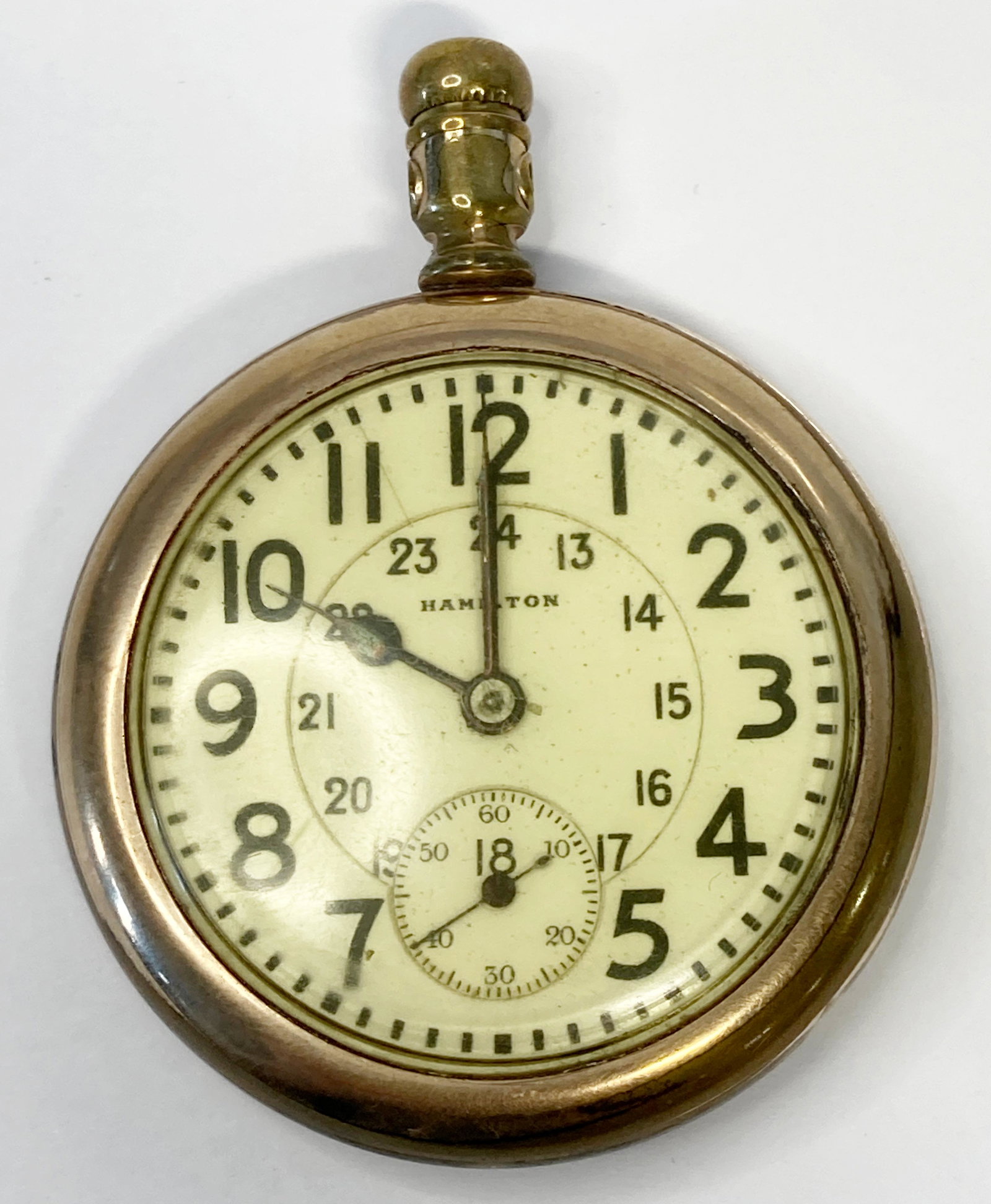 ANTIQUE HAMILTON GOLD-FILLED 21 JEWELS POCKET WATCH: ANTIQUE HAMILTON GOLD-FILLED 21 JEWELS POCKET WATCH The watch is pre-owned and doesn't run. Diameter: 2 in SHIPPING FEE CANADA 15,00$ USA 20.00$ Combined shipping is available for an extra fee, b