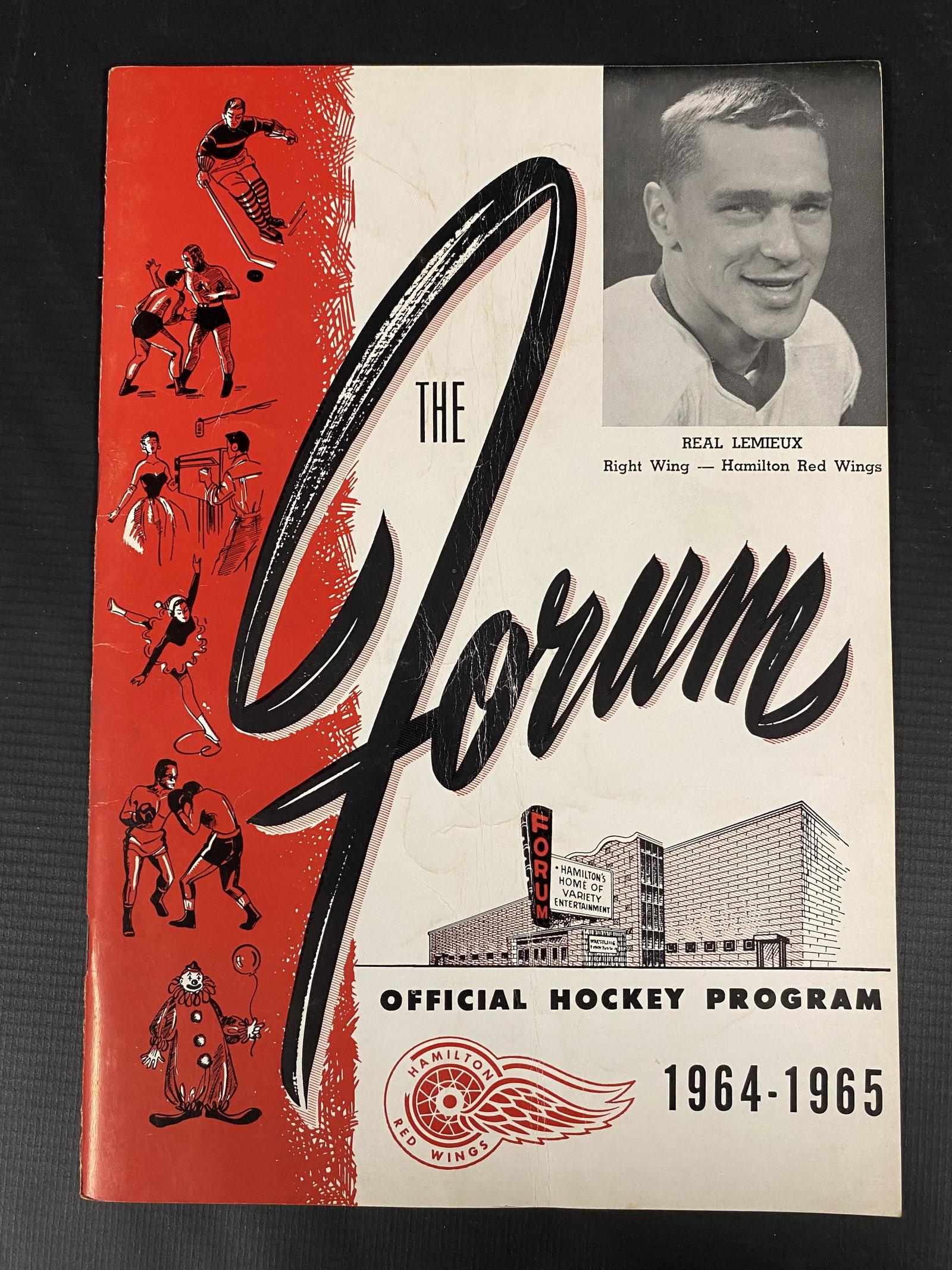 1964-65 HAMILTON RED WINGS VS KITCHENER RANGERS PROGRAM: 1964-65 HAMILTON RED WINGS VS KITCHENER RANGERS PROGRAM Condition: VG SHIPPING FEE CANADA 15.00$ USA 20.00$ Combined shipping is available for an extra fee, but only on items won on the same date. *Al