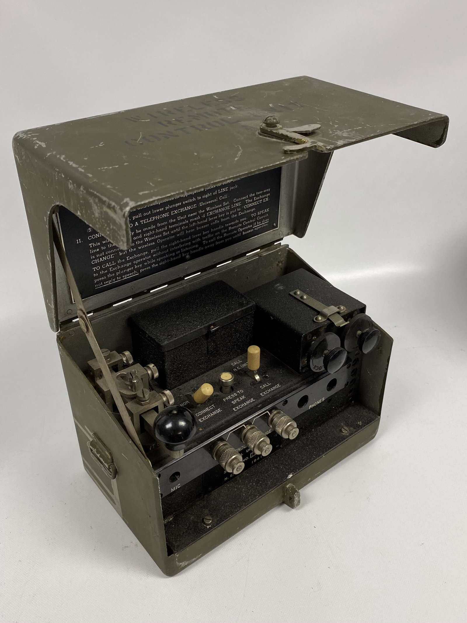 1939-45 WW2 CANADA MILITARY RADIO CONTROL DATED 1941 (1 of 9)