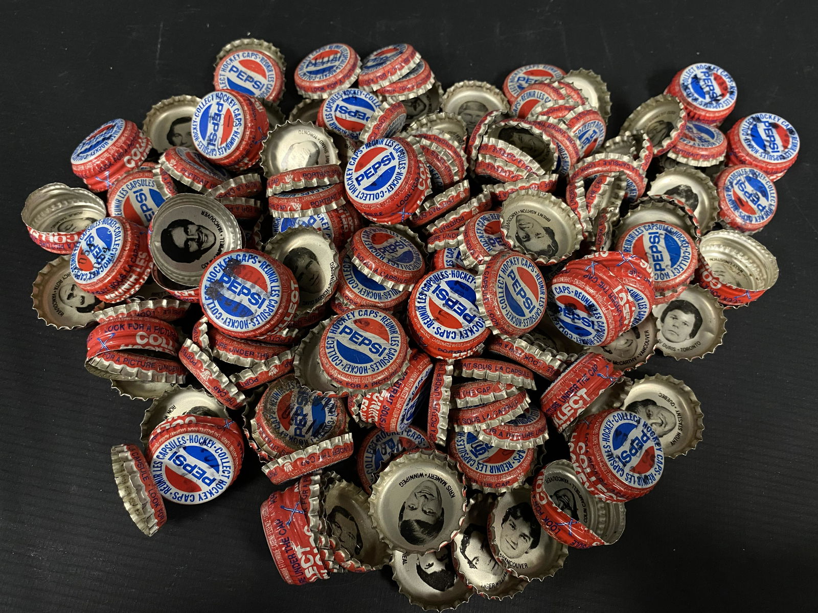 1980 81 Pepsi (nhl Players) Bottle Cap Collection & Dis