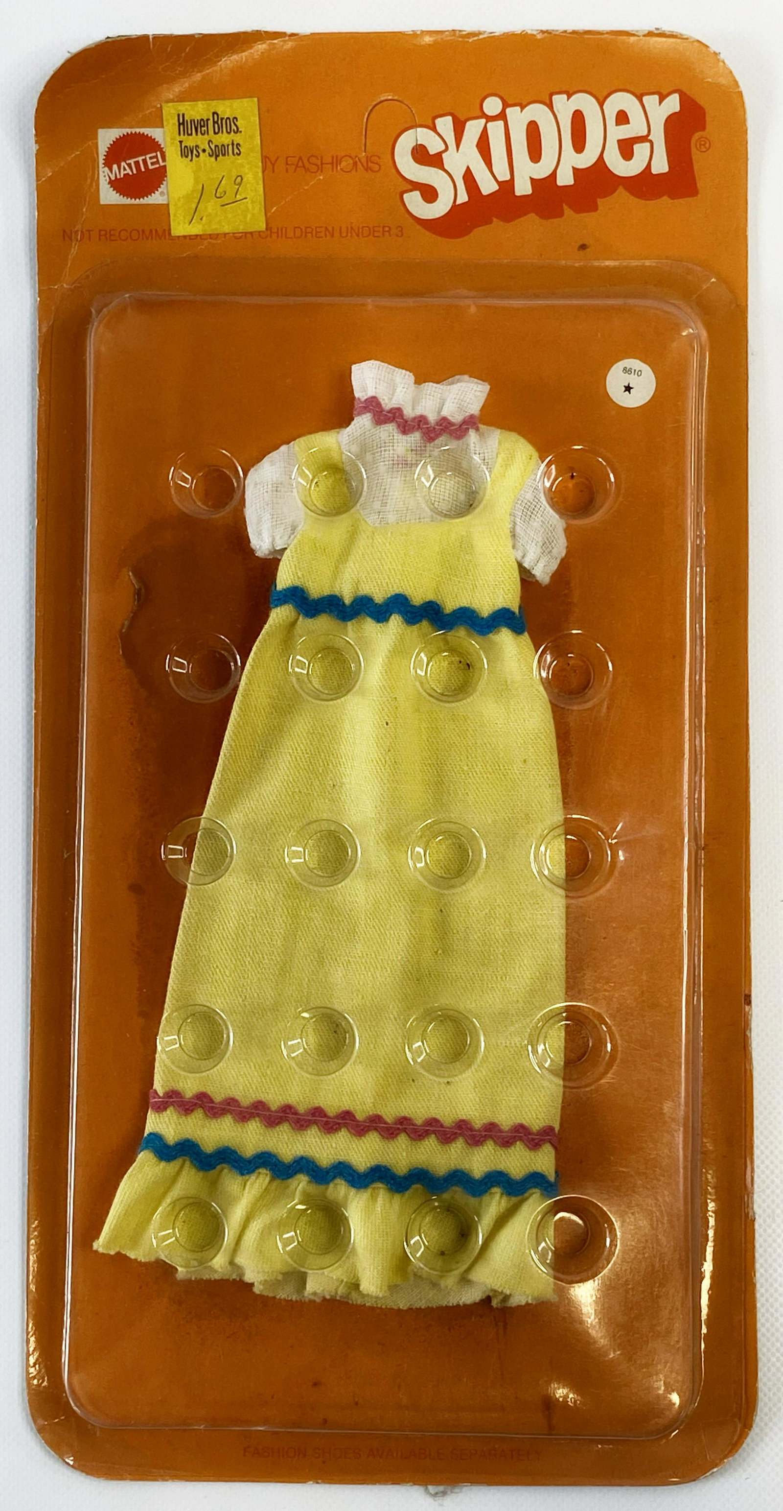 1970 MATTEL BARBIE SKIPPER ACCESSORIES: 1970 MATTEL BARBIE SKIPPER ACCESSORIES Condition: Mint in cello SHIPPING FEE CANADA 15,00$ USA 20,00$ Combined shipping is available for an extra fee, but only on items won on the same date. *All pric