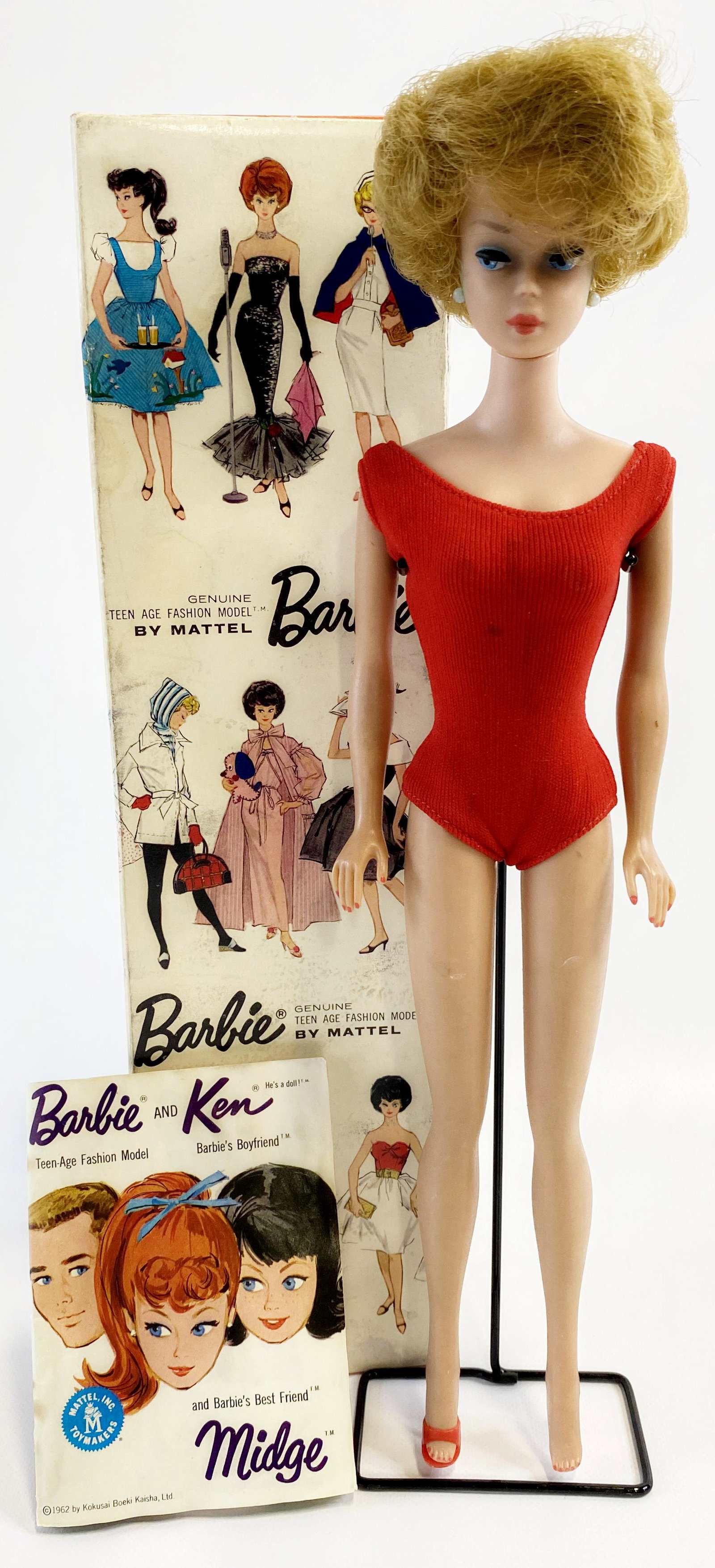 1962 MATTEL BARBIE DOLL & CASE (1 of 7)