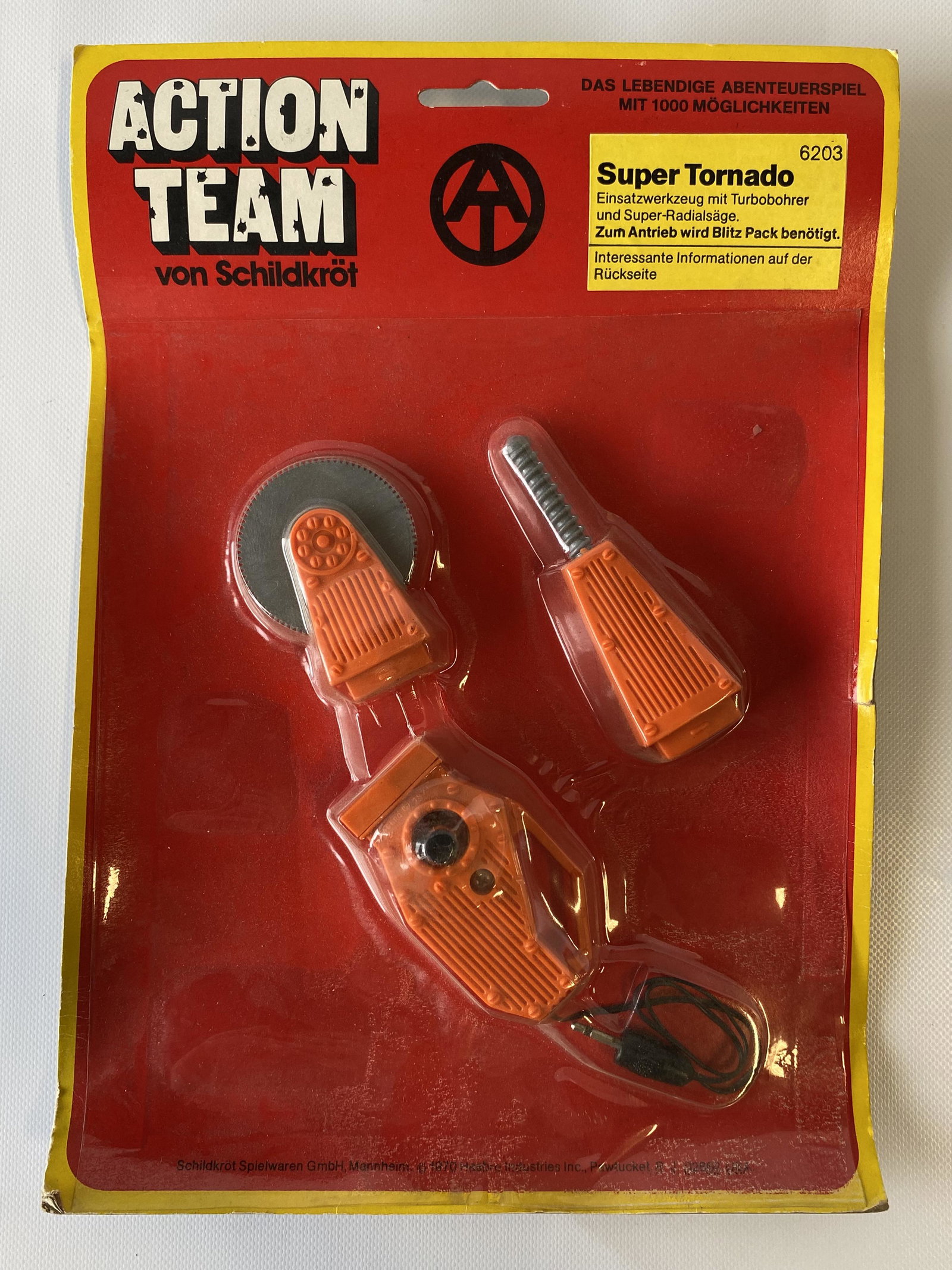 1970 HASBRO GI JOE APPLICATION TOOL WITH TURBO DRILL AND SUPER RADIAL SAW: 1970 HASBRO GI JOE APPLICATION TOOL WITH TURBO DRILL AND SUPER RADIAL SAW Condition: Mint in package. SHIPPING FEE CANADA 10,00$ USA 15,00$ Combined shipping is available for an extra fee, but only on