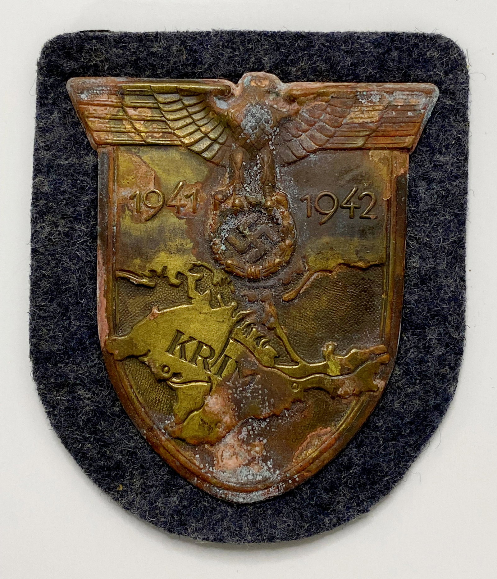1939-45 WW2 GERMAN CRIMEA SHIELD CAMPAIGN BADGE (1 of 3)