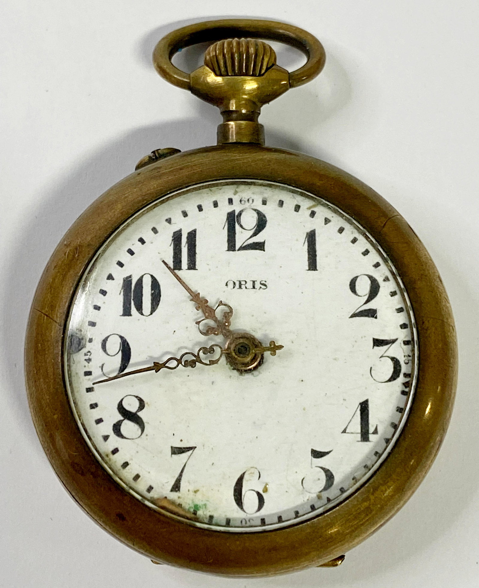 ANTIQUE ORIS GOLD FILLED POCKET WATCH: ANTIQUE ORIS GOLD FILLED POCKET WATCH The watch is pre-owned and doesn't run. Diameter: 2 inches SHIPPING FEE CANADA 10,00$ USA 15,00$ Combined shipping is available for an extra fee, but only on item