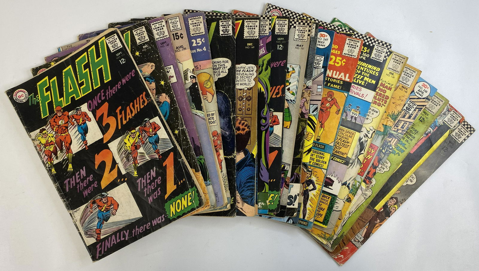 THE FLASH LOT X 23 1960-70'S DC COMIC (1 of 13)