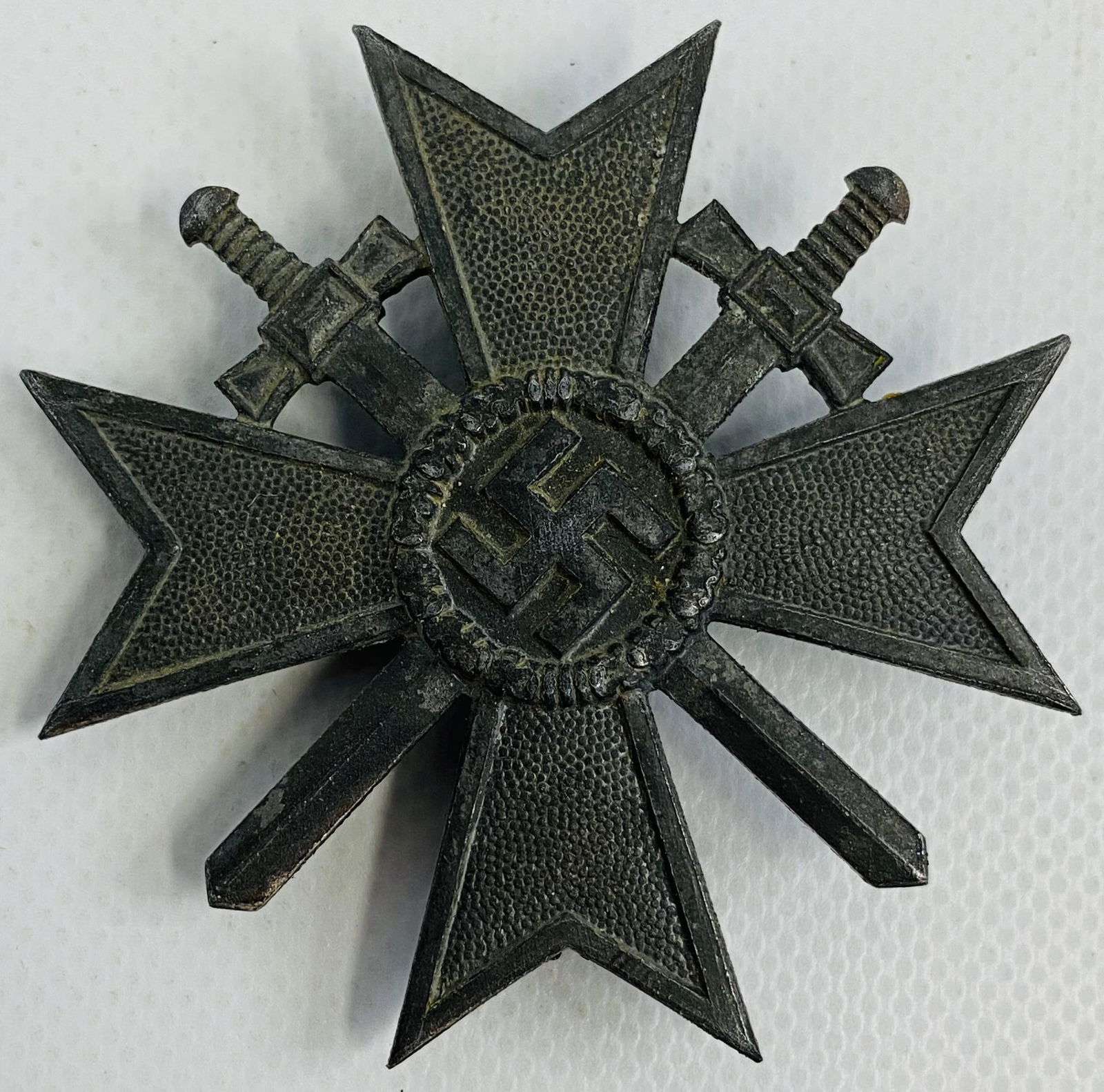 1939-45 WW2 GERMAN MERIT CROSS 1ST CLASS WITH SWORDS MEDAL (1 of 2)