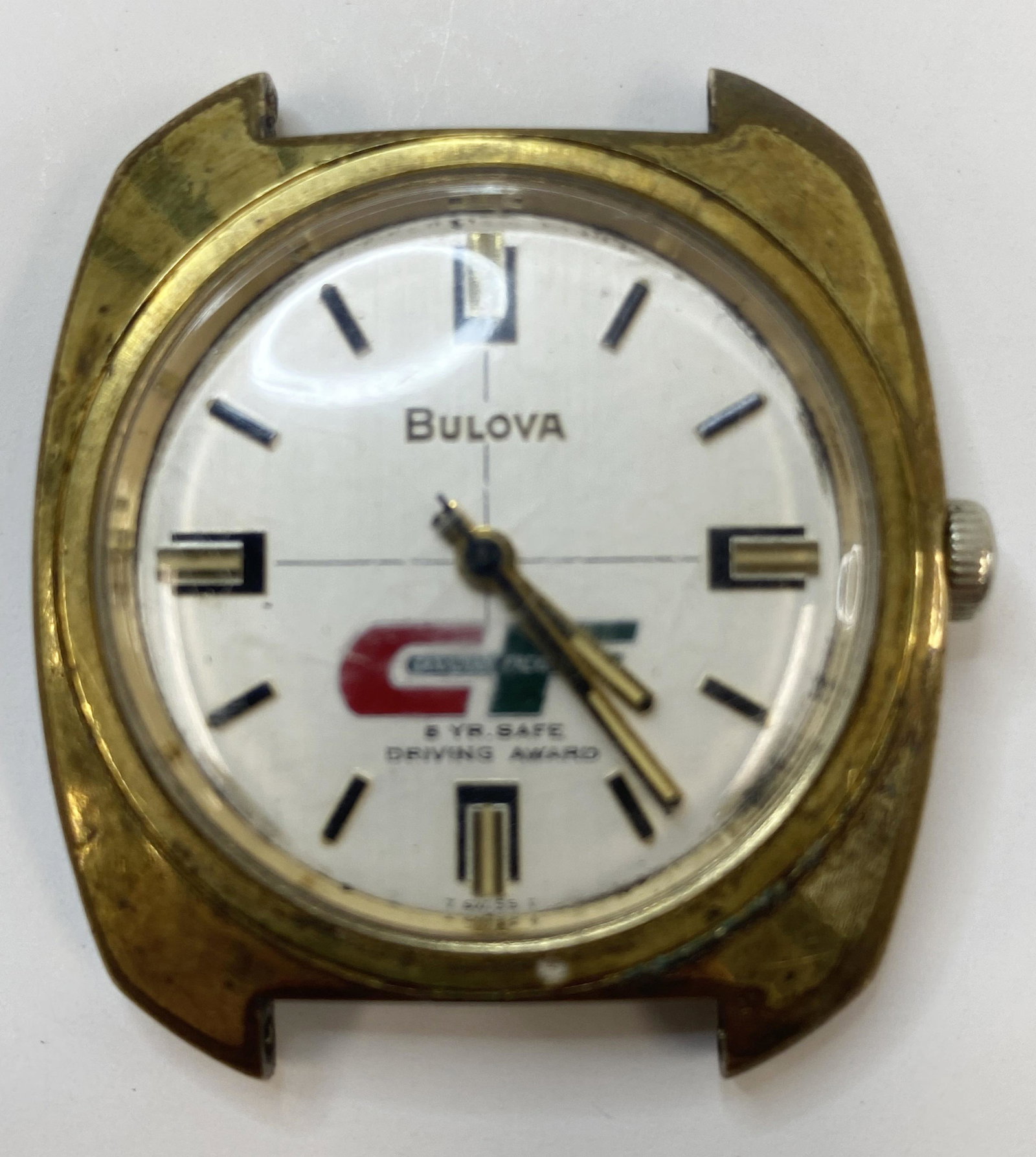 VINTAGE BULOVA GOLD-FILLED WIND-UP MEN'S WATCH: VINTAGE BULOVA GOLD-FILLED WIND-UP MEN'S WATCH The watch is pre-owned and runs. Diameter: 36 mm *We can't garantee that the watch keeps accurate time, it wasn't tested long enough* SHIPPING FEE CANADA