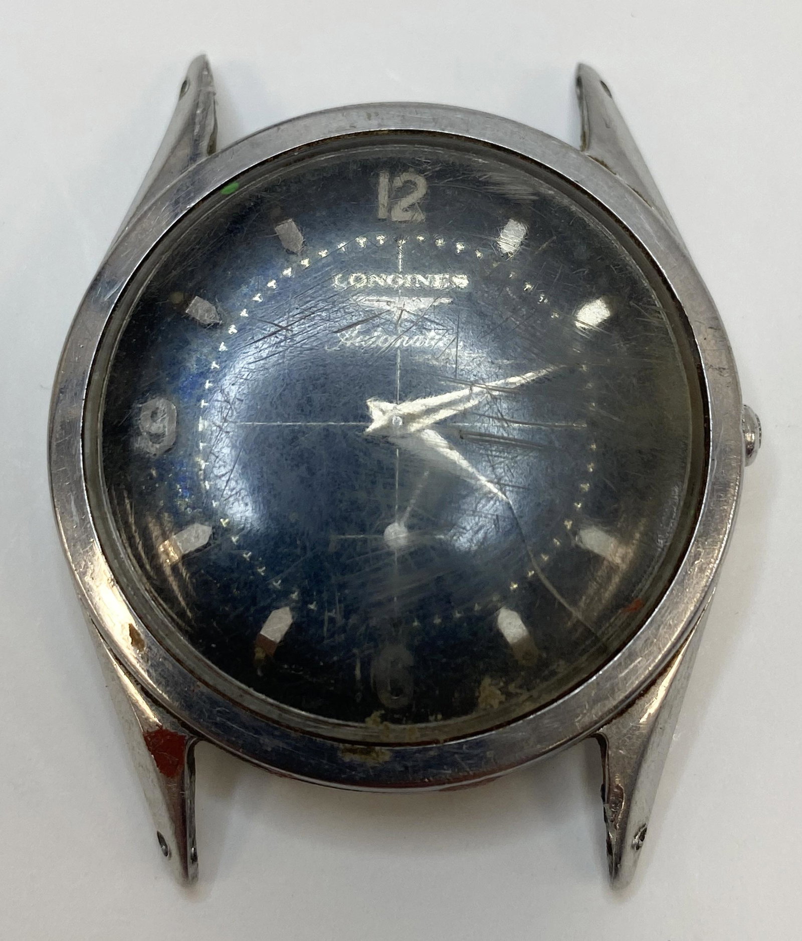 VINTAGE LONGINES CAL. L9A AUTOMATIC MEN'S WATCH: VINTAGE LONGINES CAL. L9A AUTOMATIC MEN'S WATCH The watch is pre-owned and doesn't run. Diameter: 33 mm SHIPPING FEE CANADA 15.00$ USA 20.00$ Combined shipping is available for an extra fee, but only 