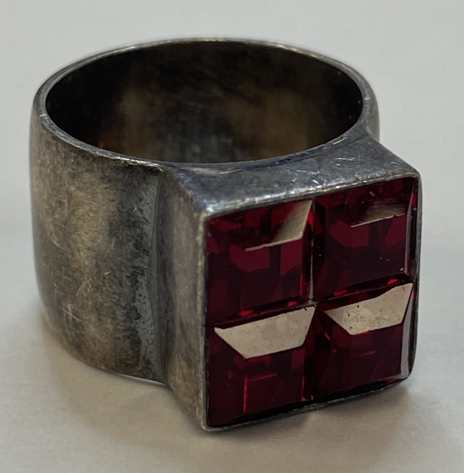 VINTAGE STERLING SILVER CLUSTER RING 4 RED STONES (1 of 3)