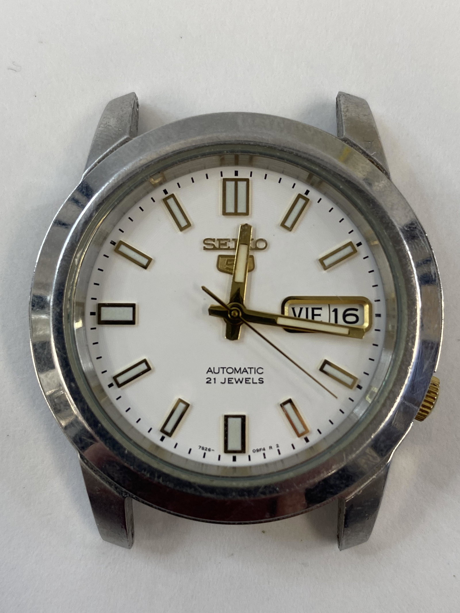 VINTAGE SEIKO 7529-02W0 AUTOMATIC MEN'S WATCH: VINTAGE SEIKO 7529-02W0 AUTOMATIC MEN'S WATCH The watch is pre-owned and runs. Diameter: 39 mm *We can't garantee that the watch keeps accurate time, it wasn't tested long enough* SHIPPING FEE CANADA 