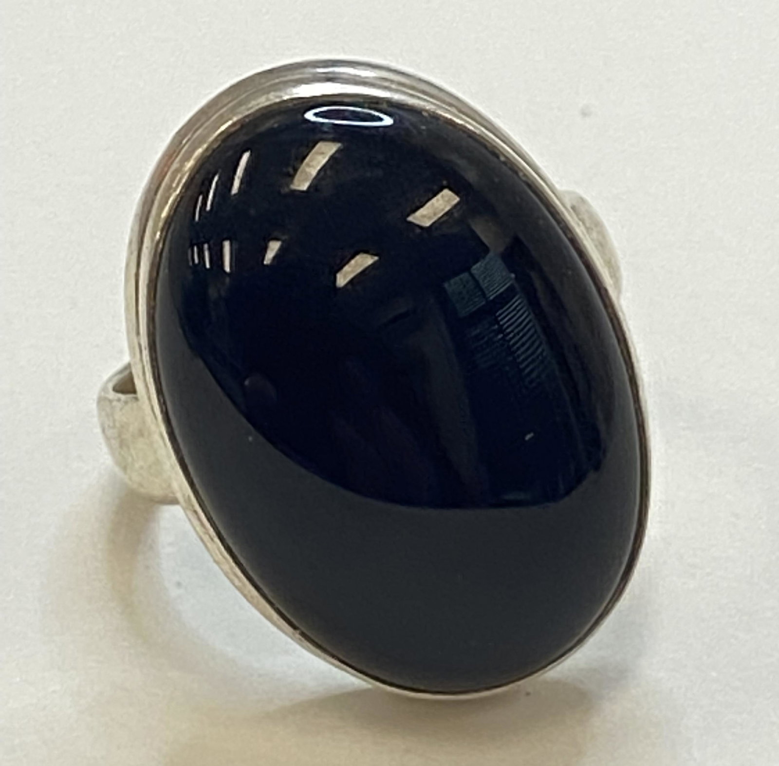 VINTAGE STERLING SILVER COCKTAIL RING OVAL BLACK STONE (1 of 3)