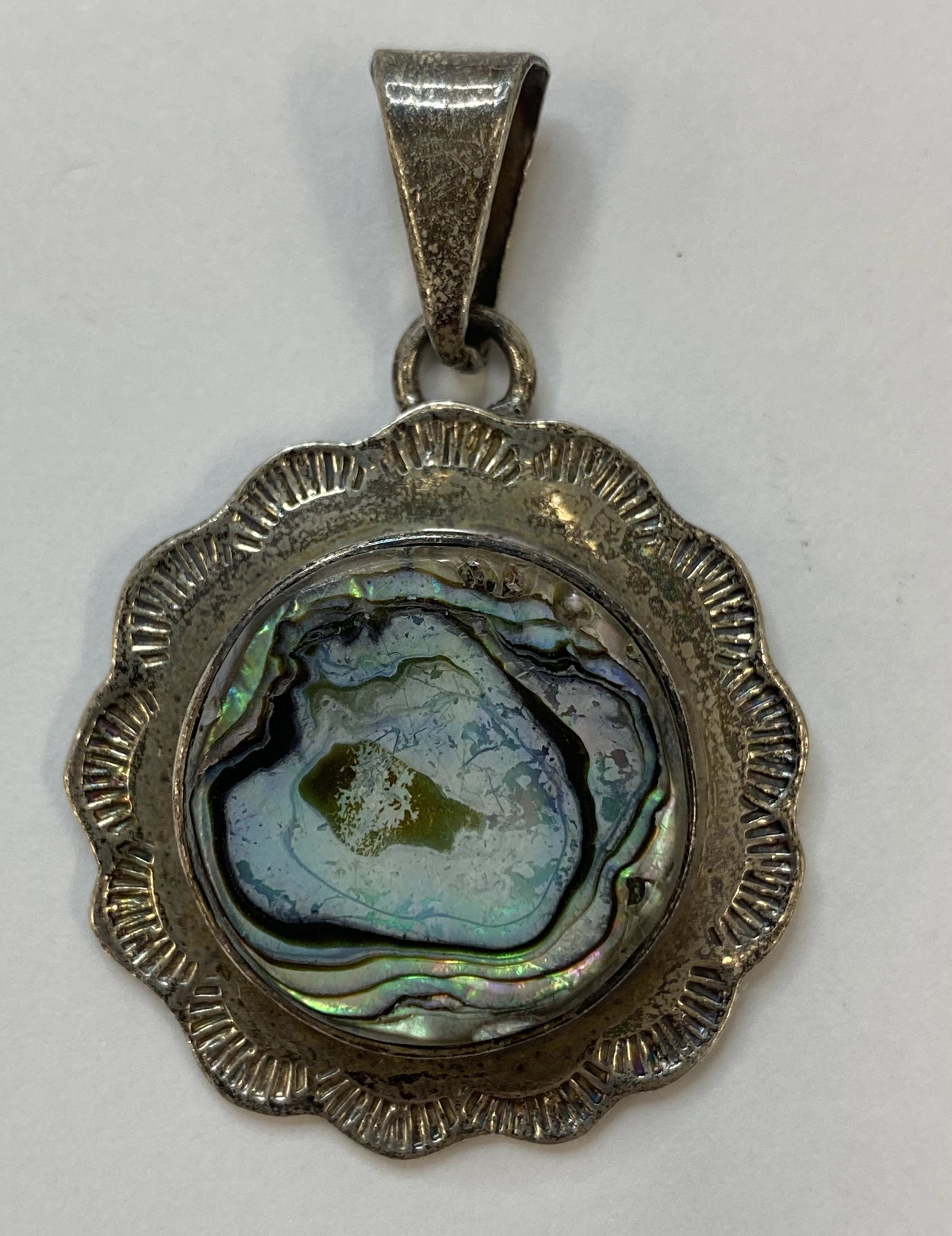 VINTAGE STERLING SILVER ROUND PENDANT MULTI-COLORED STONE (1 of 3)