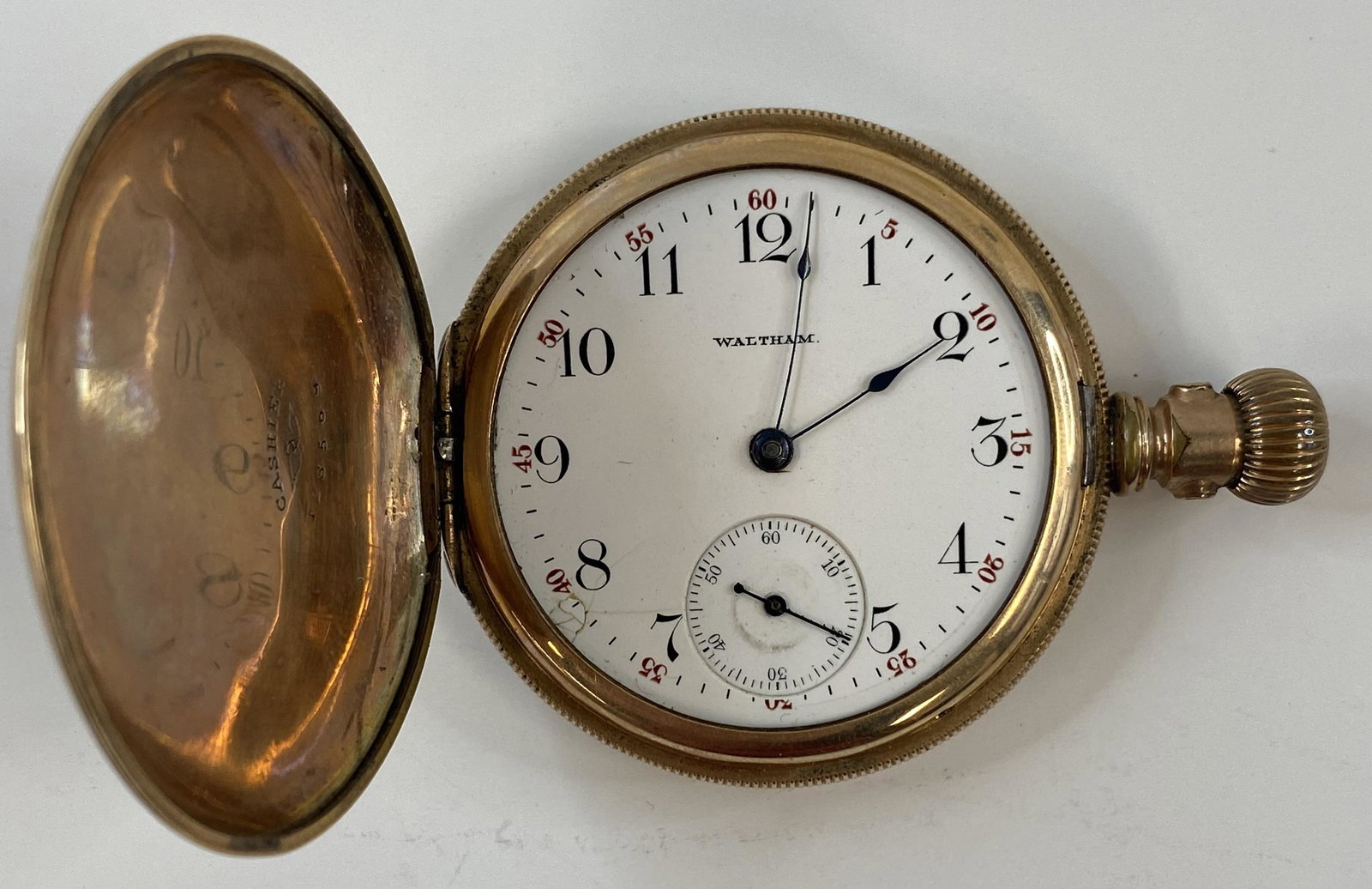 ANTIQUE WALTHAM GOLD FILLED POCKET WATCH: ANTIQUE WALTHAM GOLD FILLED POCKET WATCH The watch is pre-owned and runs. Diameter: 2 in *We can't garantee that the watch keeps accurate time, it wasn't tested long enough* SHIPPING FEE CANADA 15.00