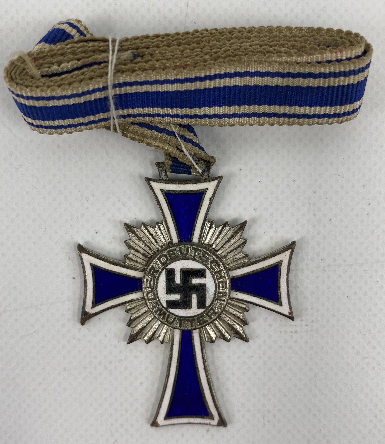 1939-45 WW2 GERMAN MOTHER'S CROSS SILVER MEDAL (1 of 2)