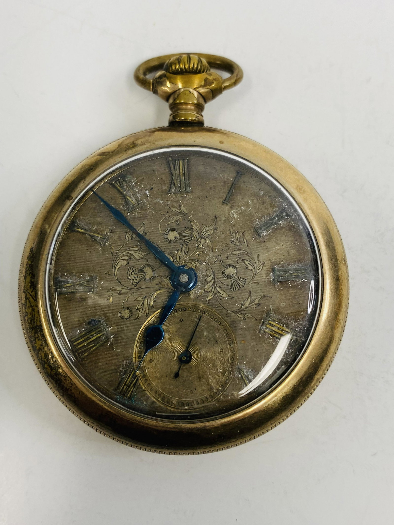 ANTIQUE HAMILTON 17 JEWELS GOLD FILLED POCKET WATCH: ANTIQUE HAMILTON 17 JEWELS GOLD FILLED POCKET WATCH The watch is pre-owned and runs. Diameter: 2 1/8'' *We can't garantee that the watch keeps accurate time, it wasn't tested long enough* SHIPPING FEE