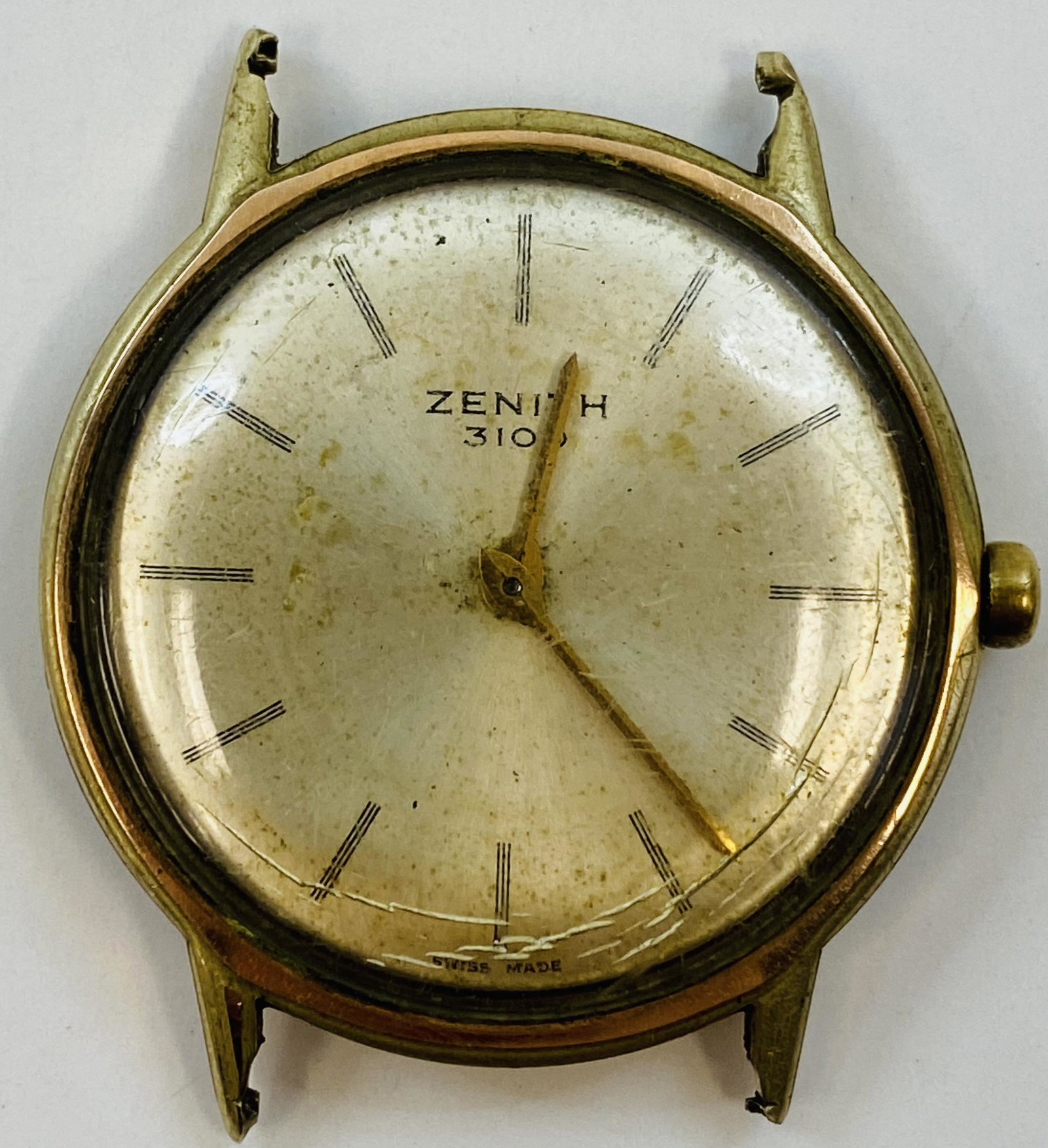 VINTAGE ZENITH 3100 GOLD FILLED WIND-UP MEN'S WATCH: VINTAGE ZENITH 3100 GOLD FILLED WIND-UP MEN'S WATCH Condition: Pre-owned and doesn't run. Diameter: 34 mm *We can't garantee that the watch keeps accurate time, it wasn't tested long enough* SHIPPING
