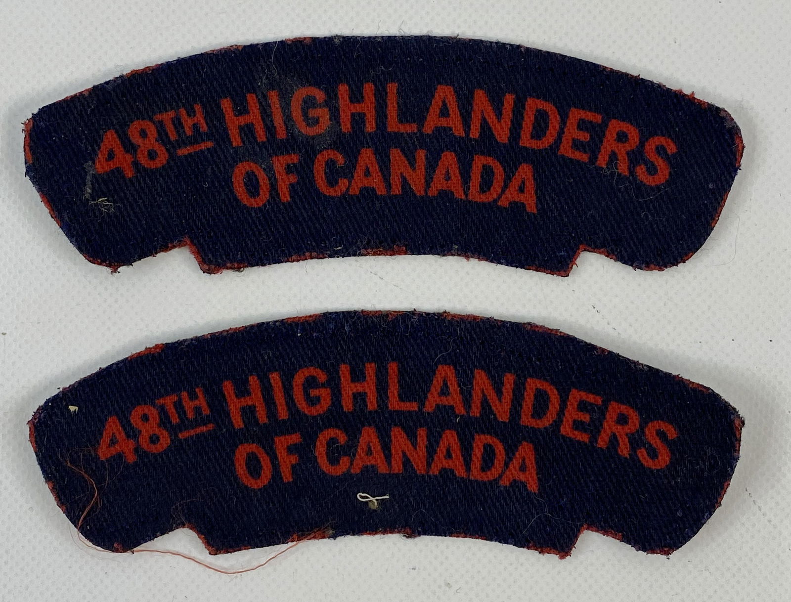1939-45 WW2 CANADA ARMY SHOULDER PATCH PAIR (1 of 2)