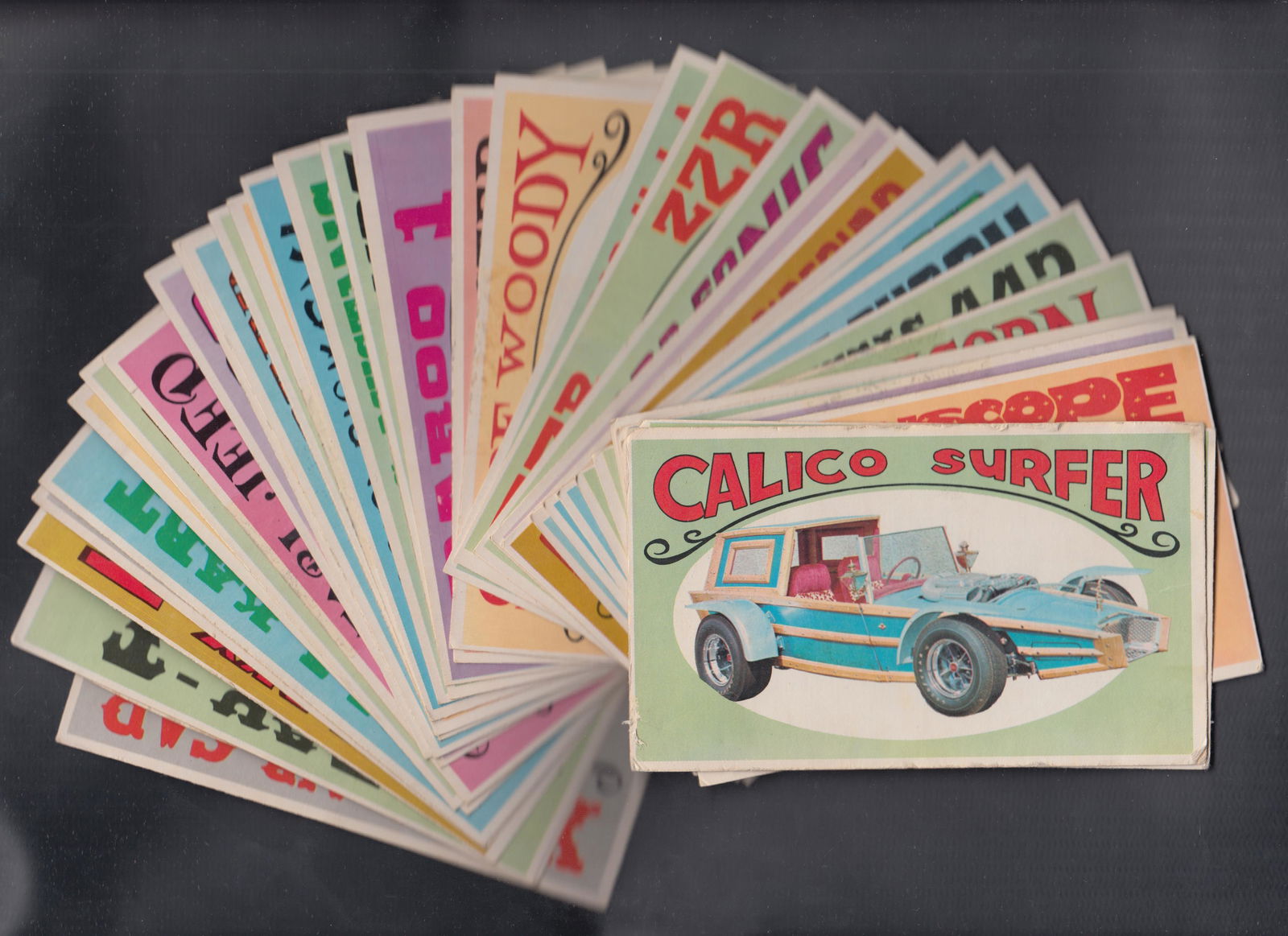 1970 O-PEE-CHEE WAY-OUT WHEELS CARD FULL SET 36/36: 1970 O-PEE-CHEE WAY-OUT WHEELS CARD FULL SET 36/36 The lot is pre-owned. CONDITION: VG TO EX SHIPPING FEE CANADA 6.00$ USA 6.00$ Combined shipping is available for an extra fee, but only on items won