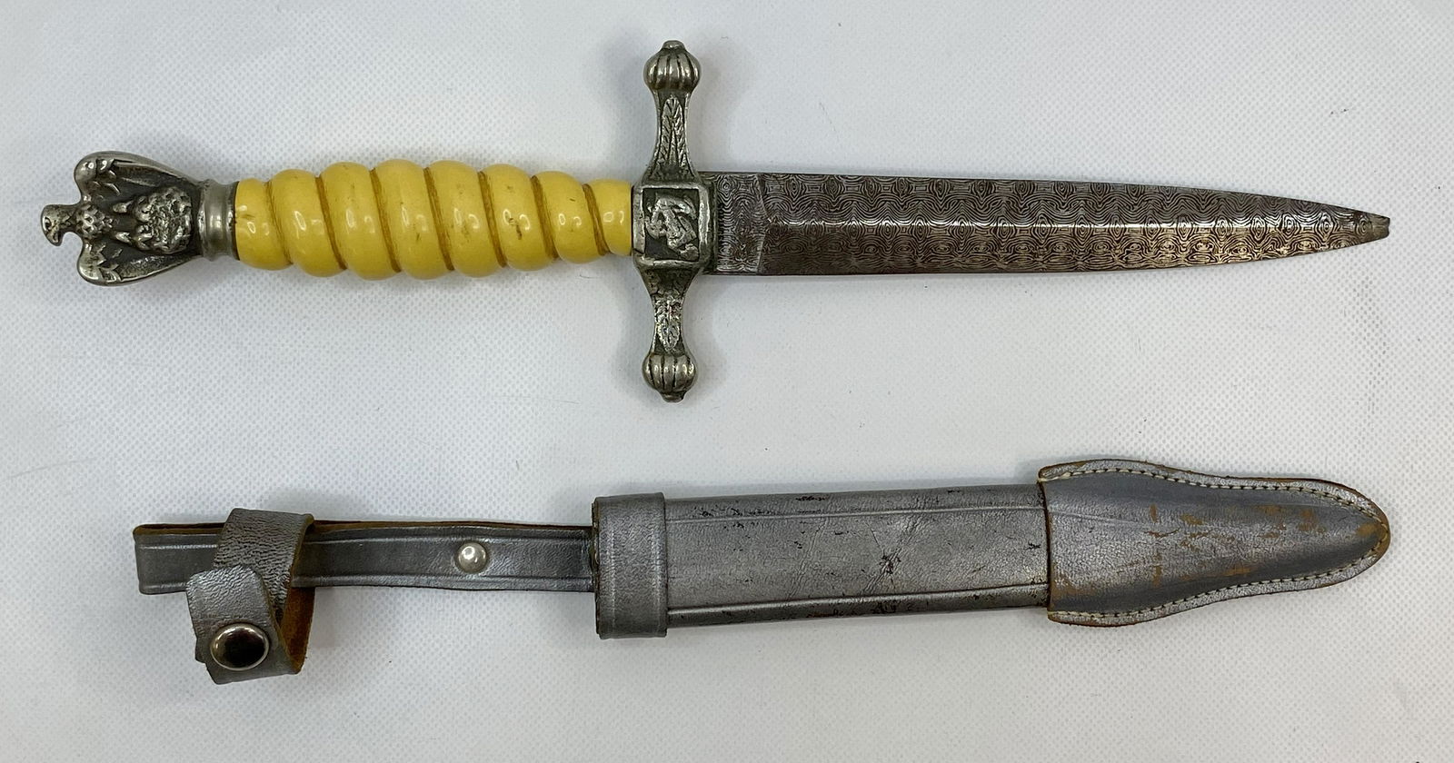 POST WW2 GERMAN NAVY DAGGER (1 of 9)