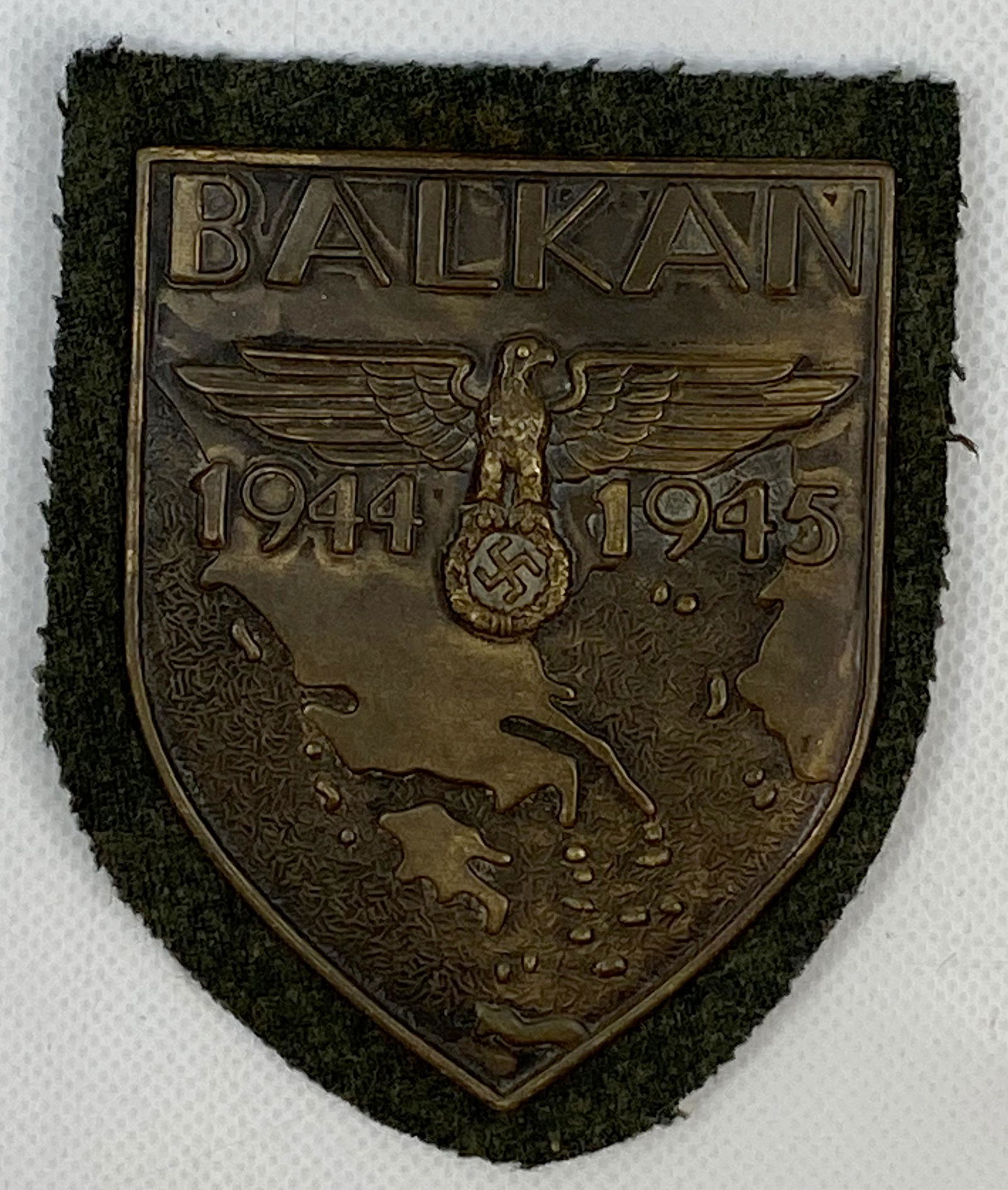 1939-45 WW2 GERMAN BALKAN SHIELD (1 of 2)