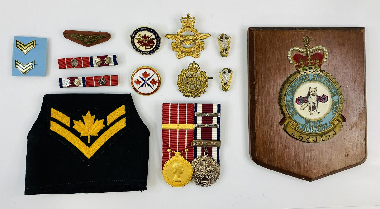 VINTAGE CANADA ARMY MEDAL, BADGES & OTHERS LOT OF 15 (1 of 13)