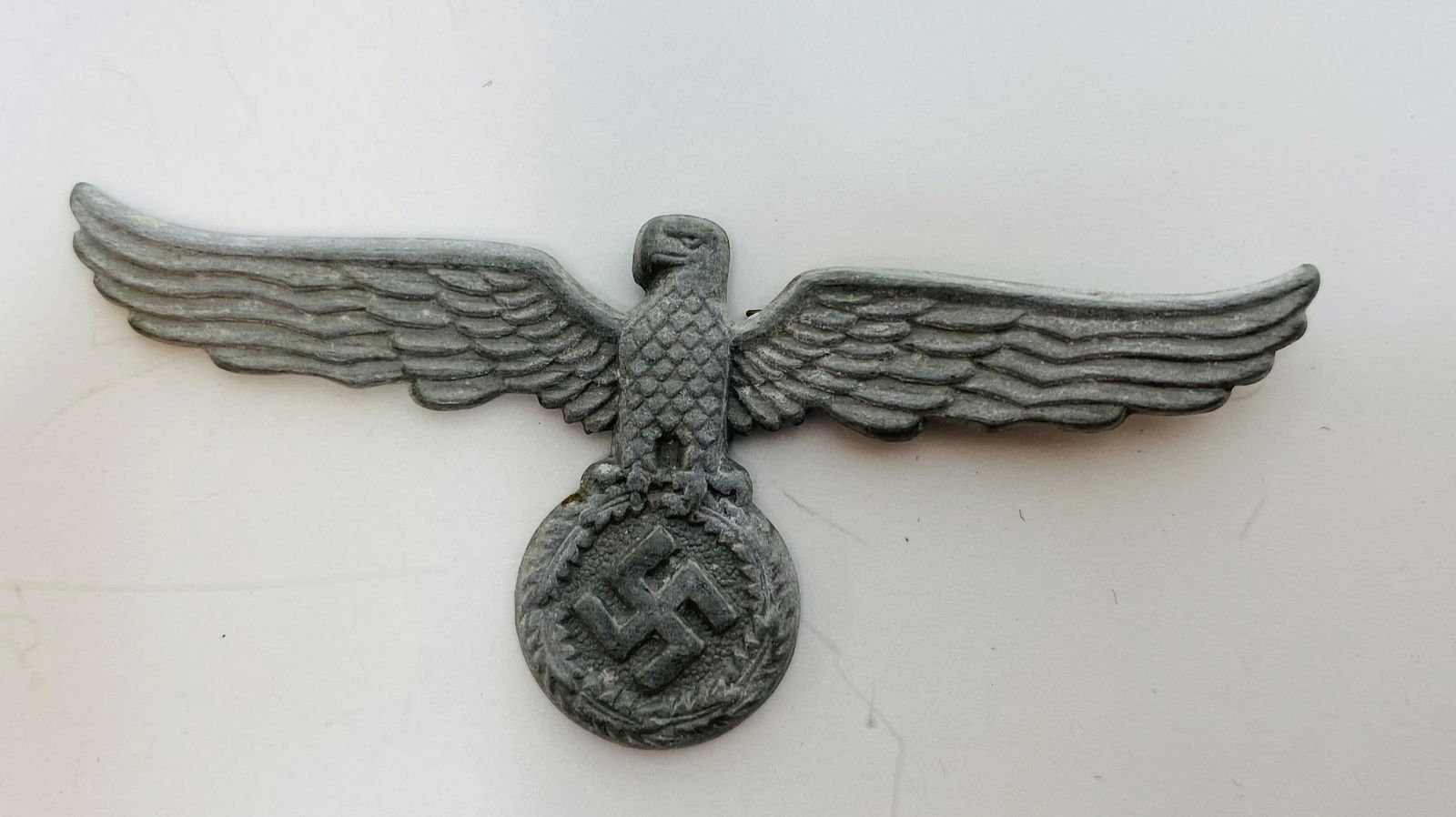 1939-45 WW2 GERMAN EAGLE CAP BADGE (1 of 2)