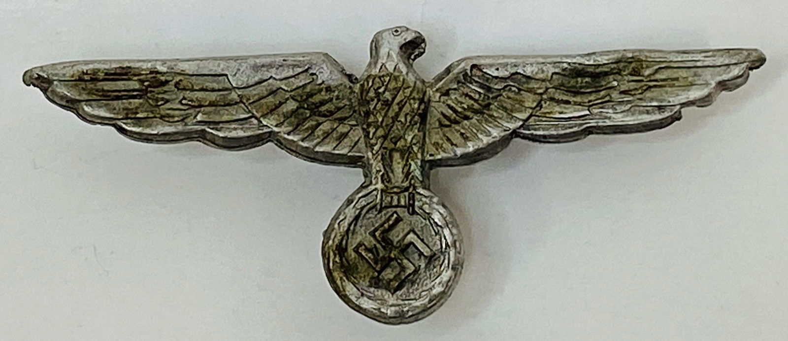 1939-45 WW2 GERMAN EAGLE CAP BADGE (1 of 2)