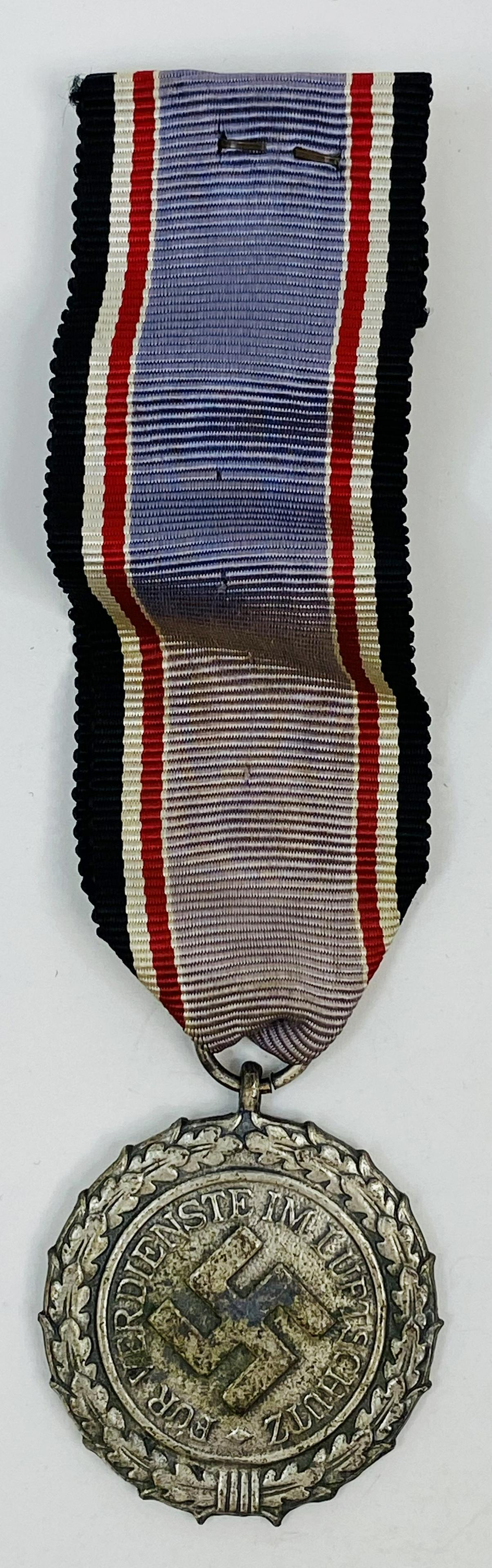 1939-45 WW2 GERMAN MEDAL (1 of 4)