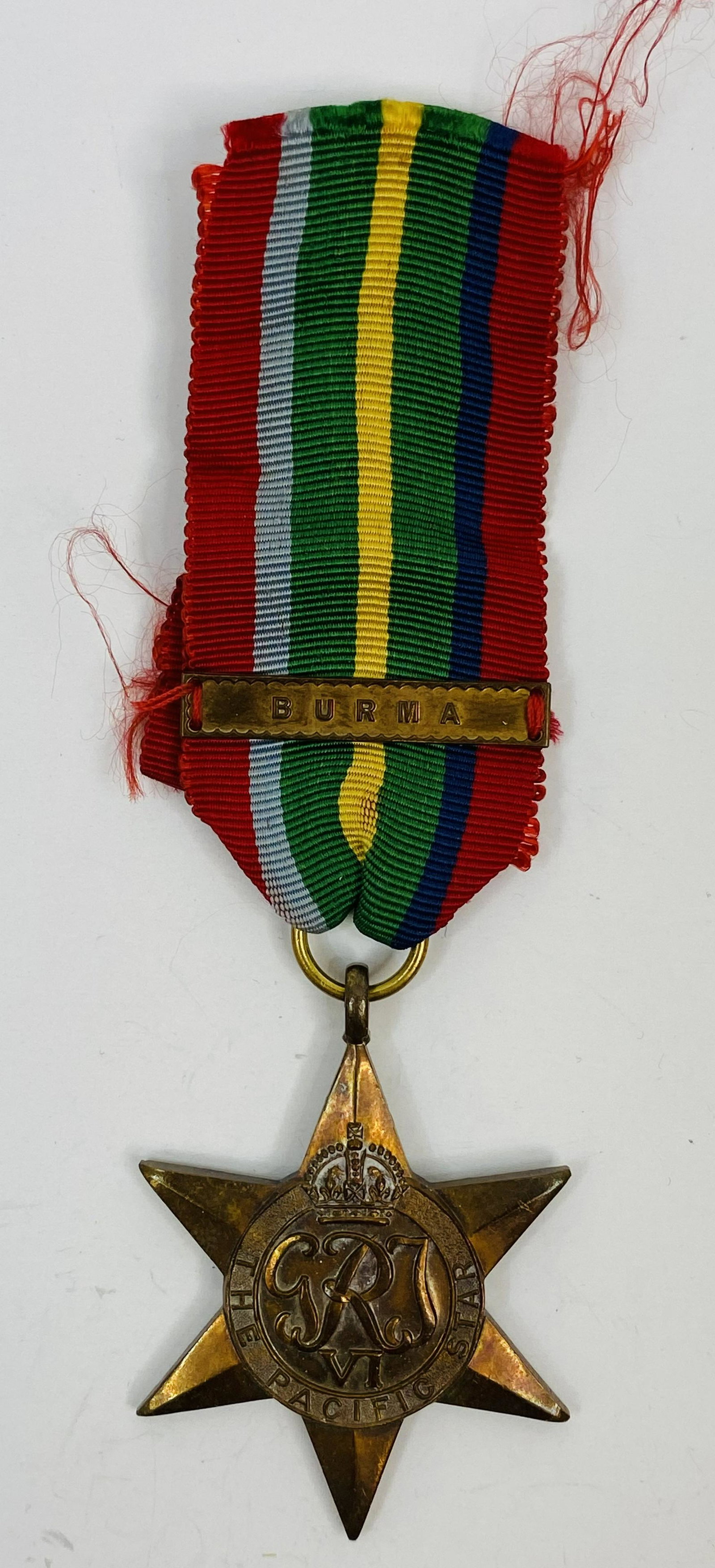1939-45 WW2 CANADA PACIFIC STAR MEDAL BURMA BAR: 1939-45 WW2 CANADA PACIFIC STAR MEDAL BURMA BAR CONDITION : pre-owned and unamed SHIPPING FEE CANADA 4.00$ USA 4.00$ Combined shipping is available for an extra fee, but only on items won on the same 