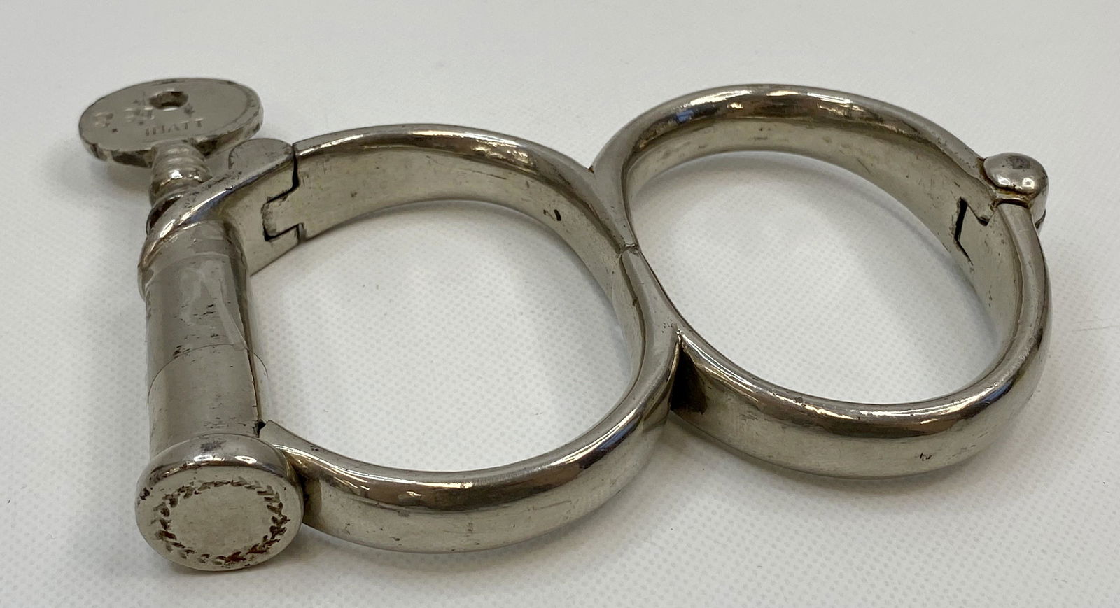 1939-45 WW2 BRITISH ARMY HANDCUFF (1 of 5)