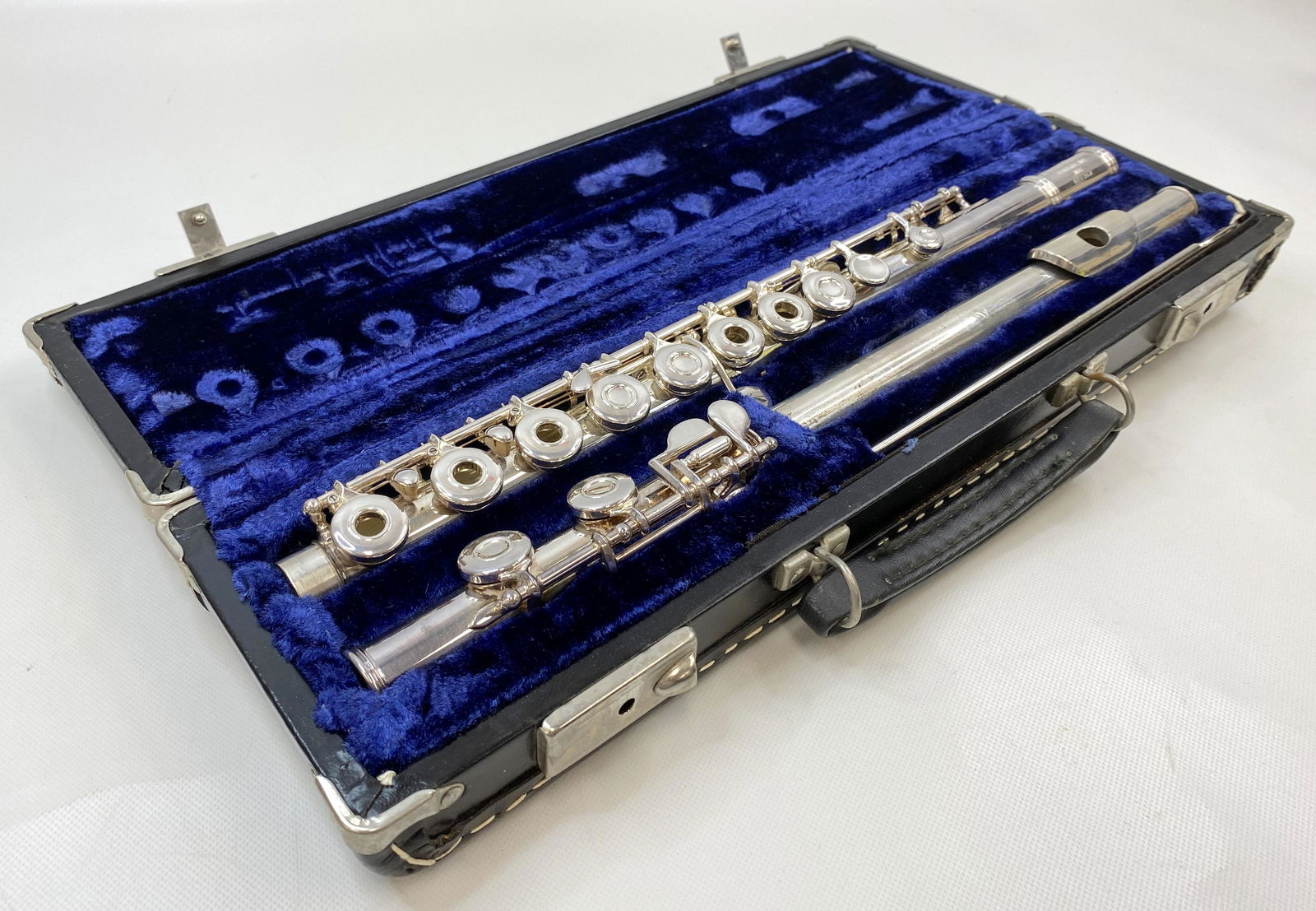 GEMEINHARDT SILVER FLUTE & CASE (1 of 10)