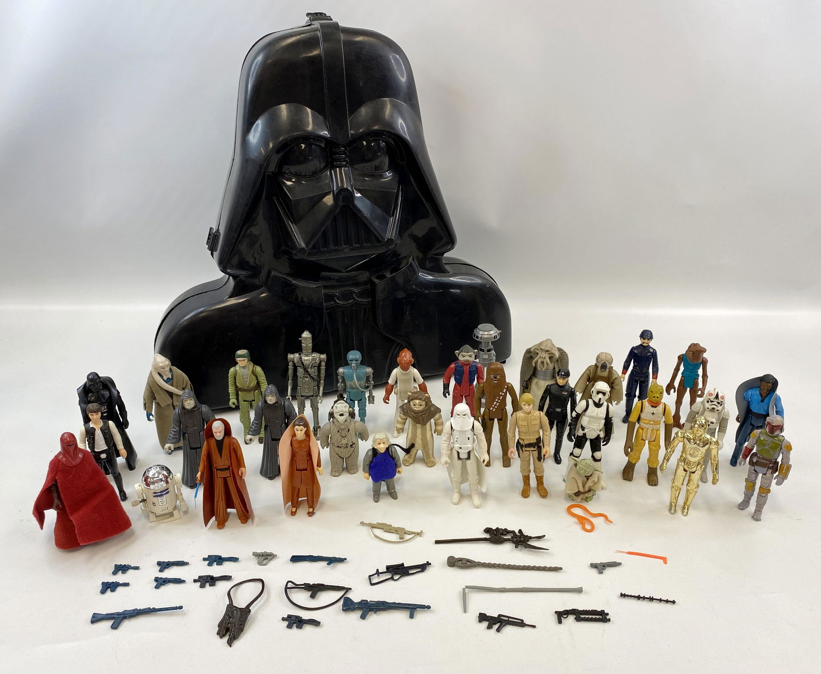 1977-83 KENNER STAR WARS ACTION FIGURES & CASE LOT OF 33 (1 of 10)