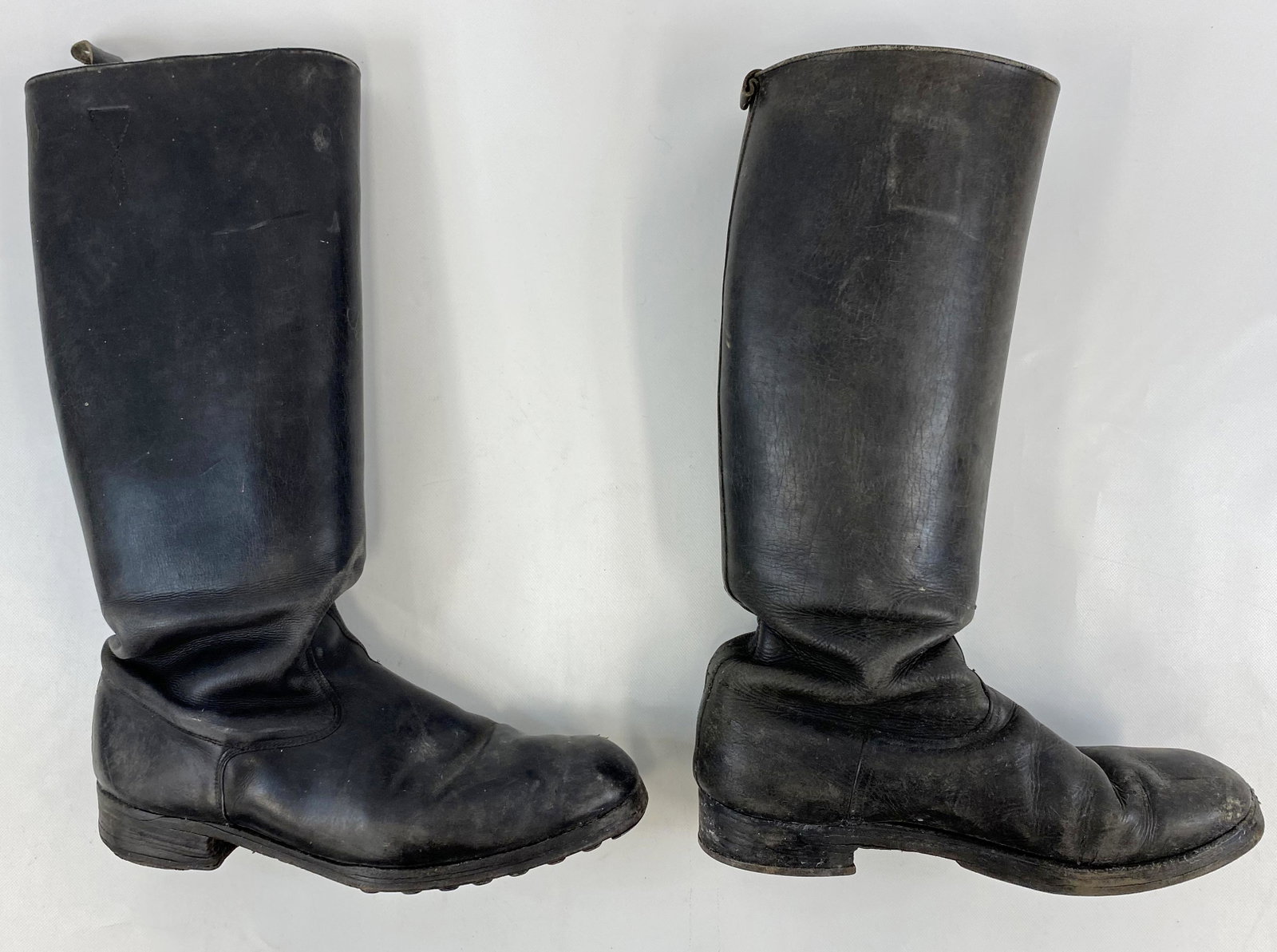 1939-45 WW2 GERMAN ARMY OFFICER BOOTS: 1939-45 WW2 GERMAN ARMY OFFICER BOOTS Condition: Pre-Owned. SHIPPING FEE CANADA 20.00$ USA 25.00$ Combined shipping is available for an extra fee, but only on items won on the same date. *All prices a