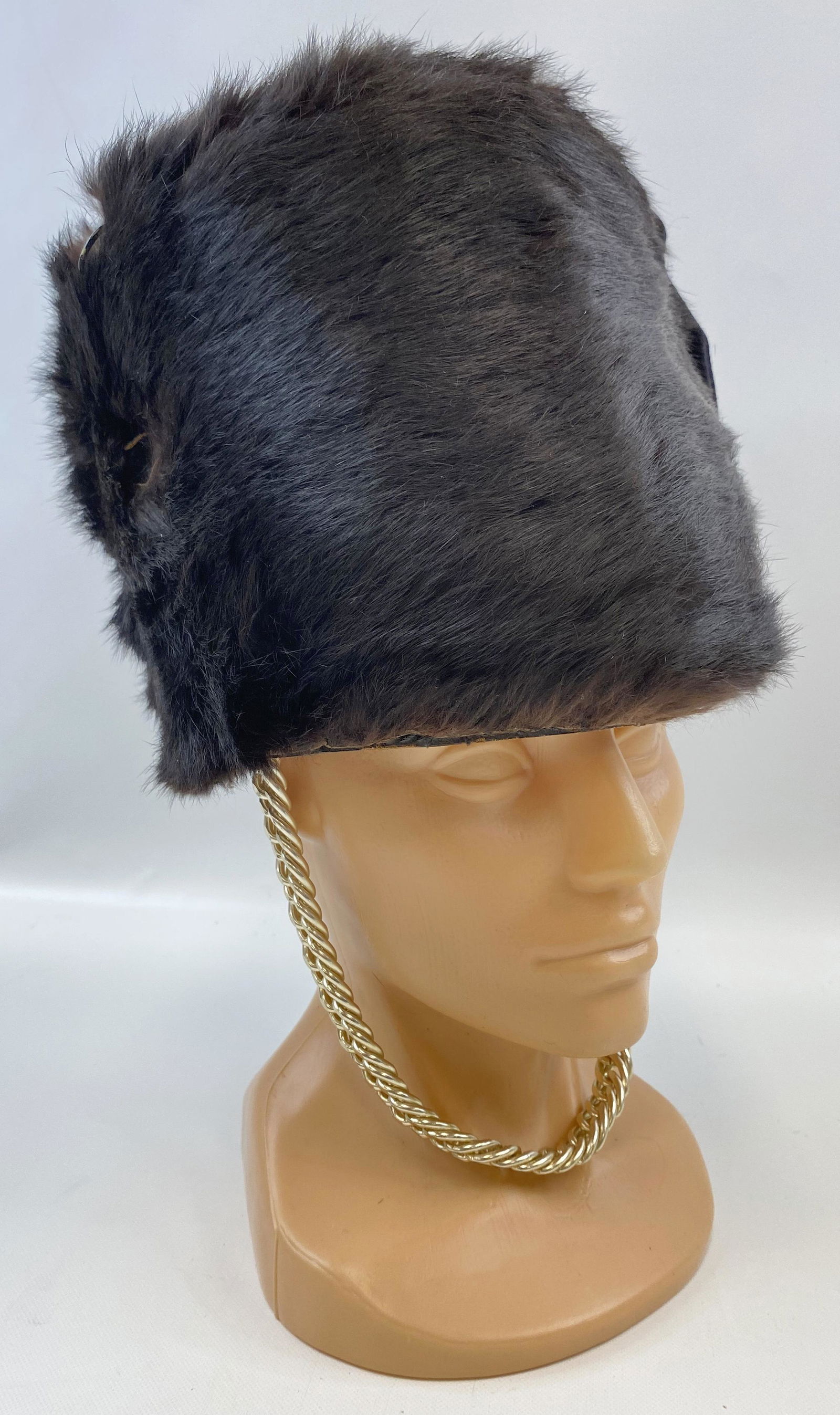 ANTIQUE BRITISH GUARDSMAN'S FUR HAT (1 of 7)