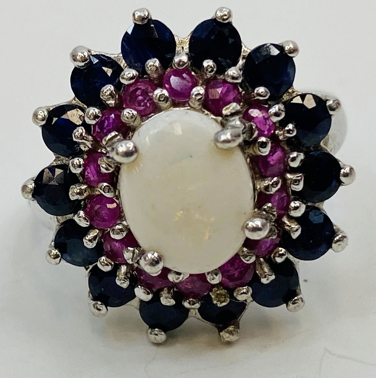 VINTAGE STERLING SILVER CLUSTER RING WHITE, RED & BLACK STONES (1 of 2)