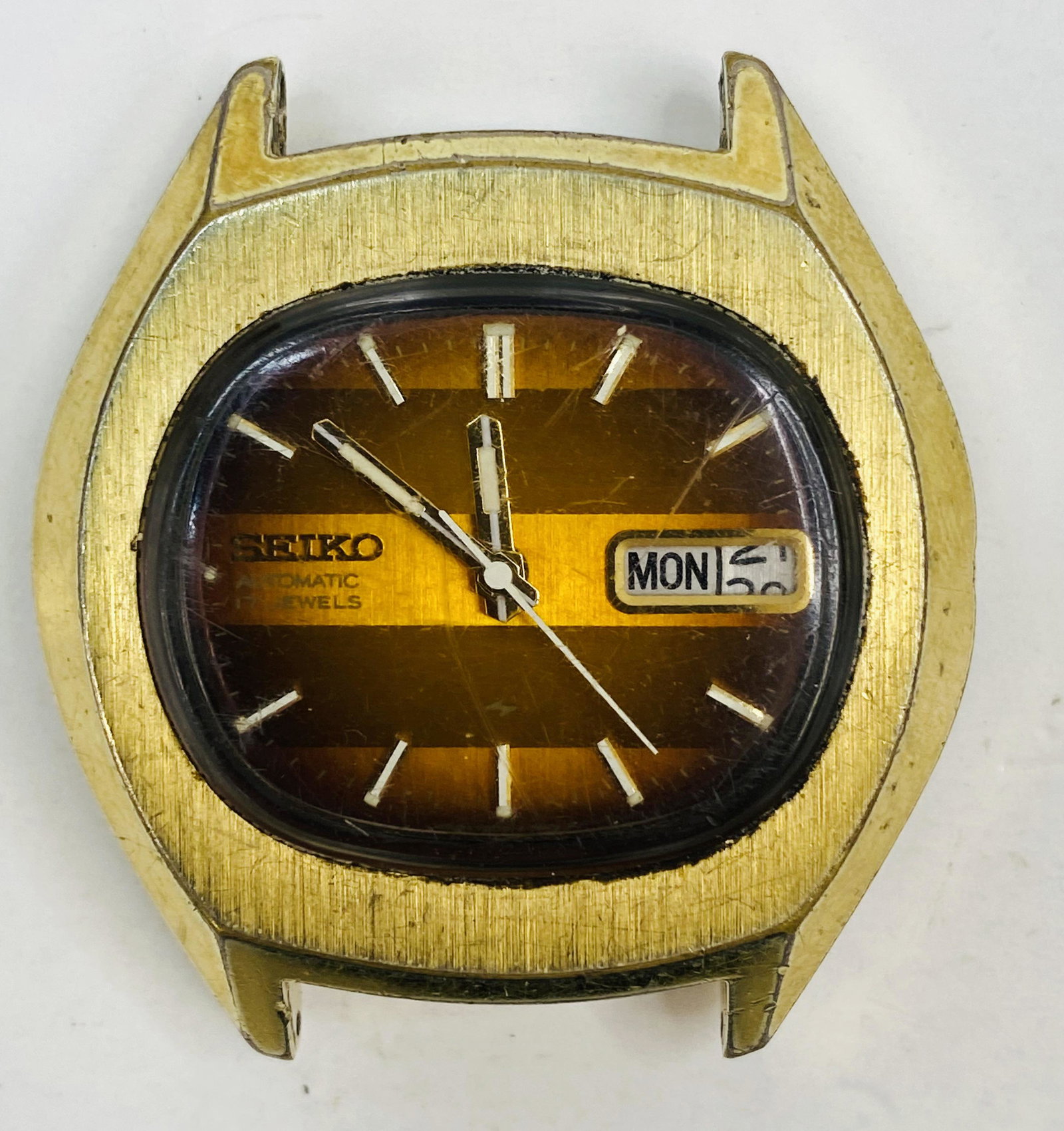 VINTAGE SEIKO 7009-5008 GOLD FILLED AUTOMATIC MEN'S WATCH: VINTAGE SEIKO 7009-5008 GOLD FILLED AUTOMATIC MEN'S WATCH The watch is pre-owned and runs. Diameter: 38 mm *We can't garantee that the watch keeps accurate time, it wasn't tested long enough* SHIPPING