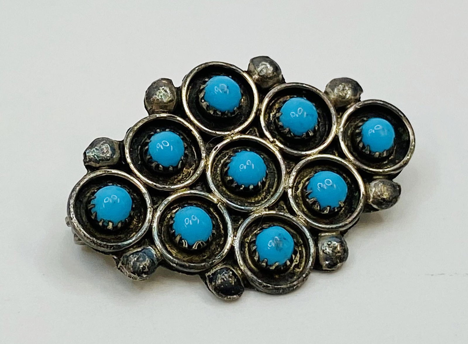 ANTIQUE STERLING SILVER CLUSTER BROOCH 9 BLUE STONES (1 of 2)