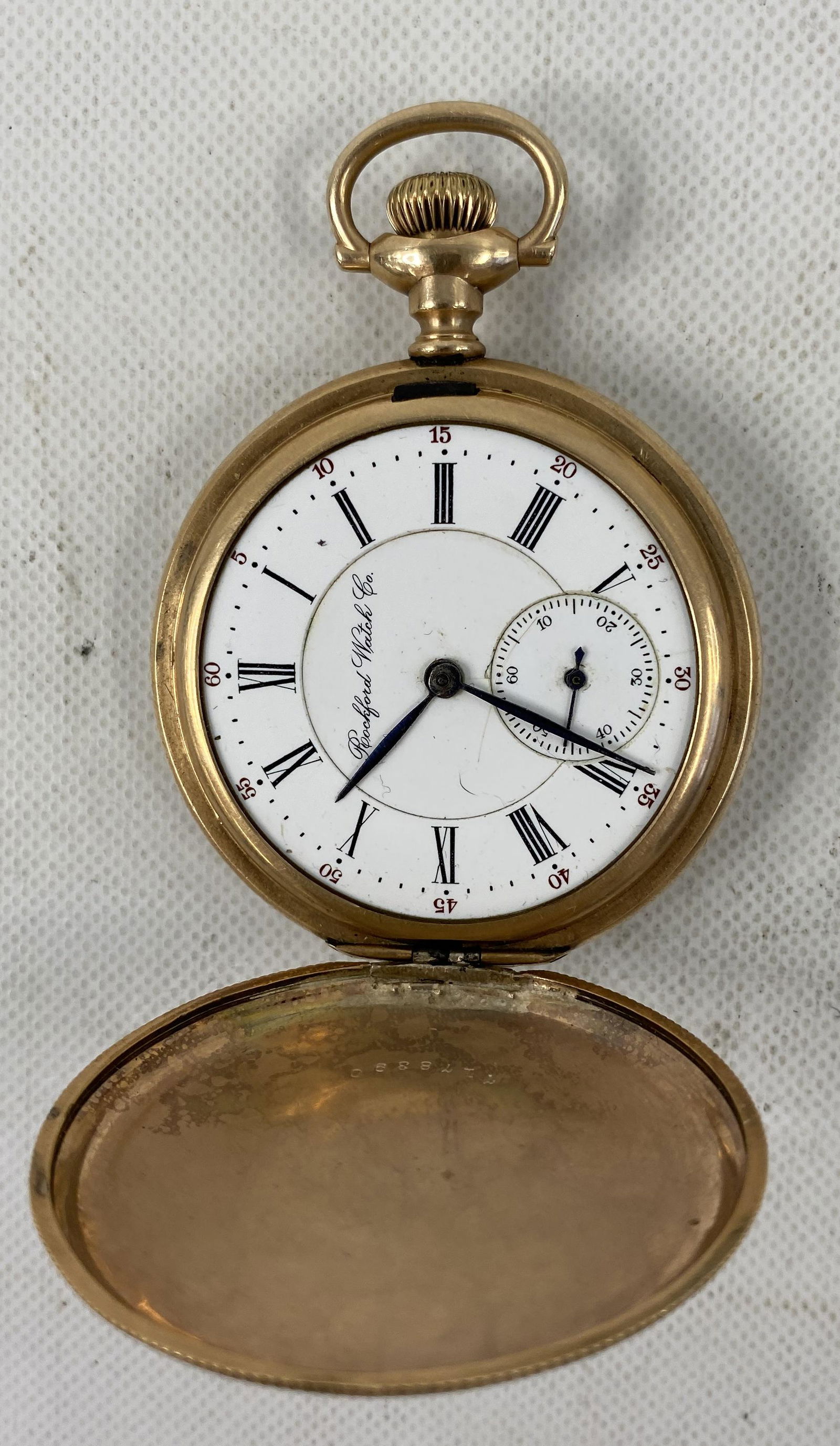 ANTIQUE ROCKFORD GOLD-FILLED 17 JEWELS POCKET WATCH: ANTIQUE ROCKFORD GOLD-FILLED 17 JEWELS POCKET WATCH CONDITION: PRE-OWNED, RUN, CRYSTAL MISSING Diameter: 2 inch *We can't garantee that the watch keeps accurate time, it wasn't tested long enough* SH