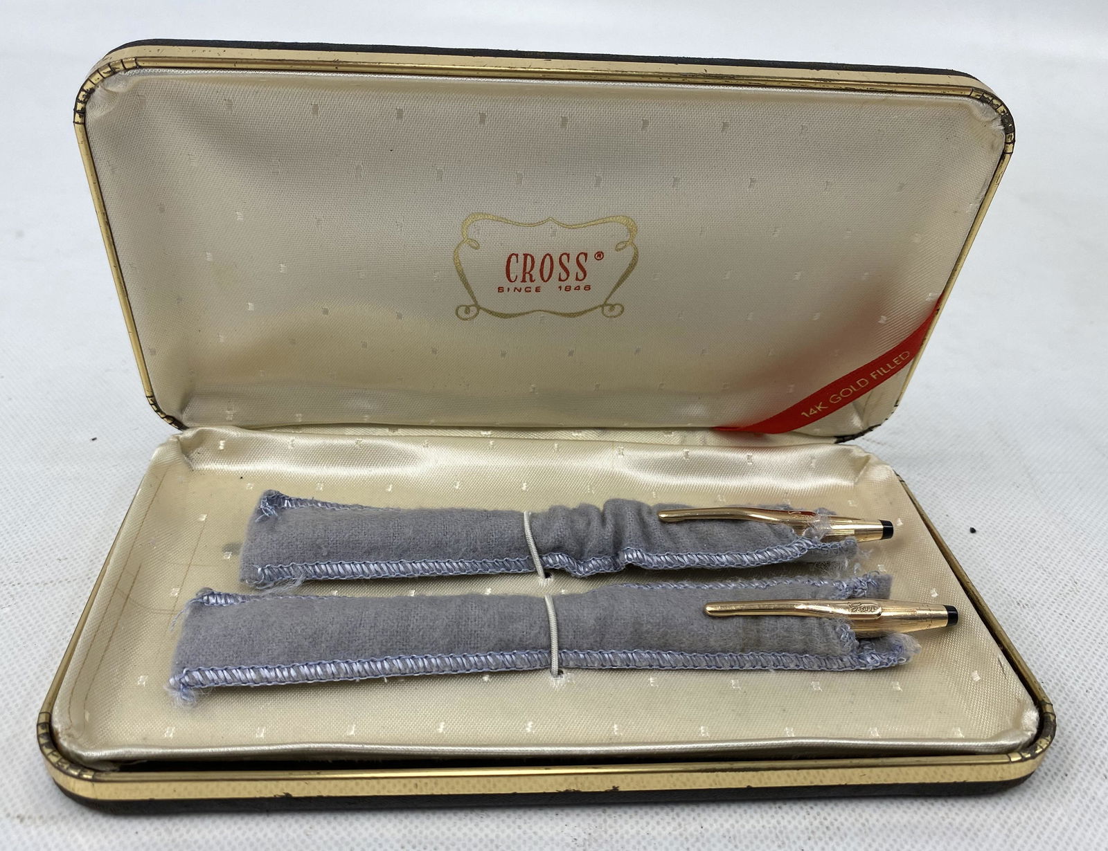 VINTAGE CROSS GOLD FILLED PEN SET & CASE (1 of 12)