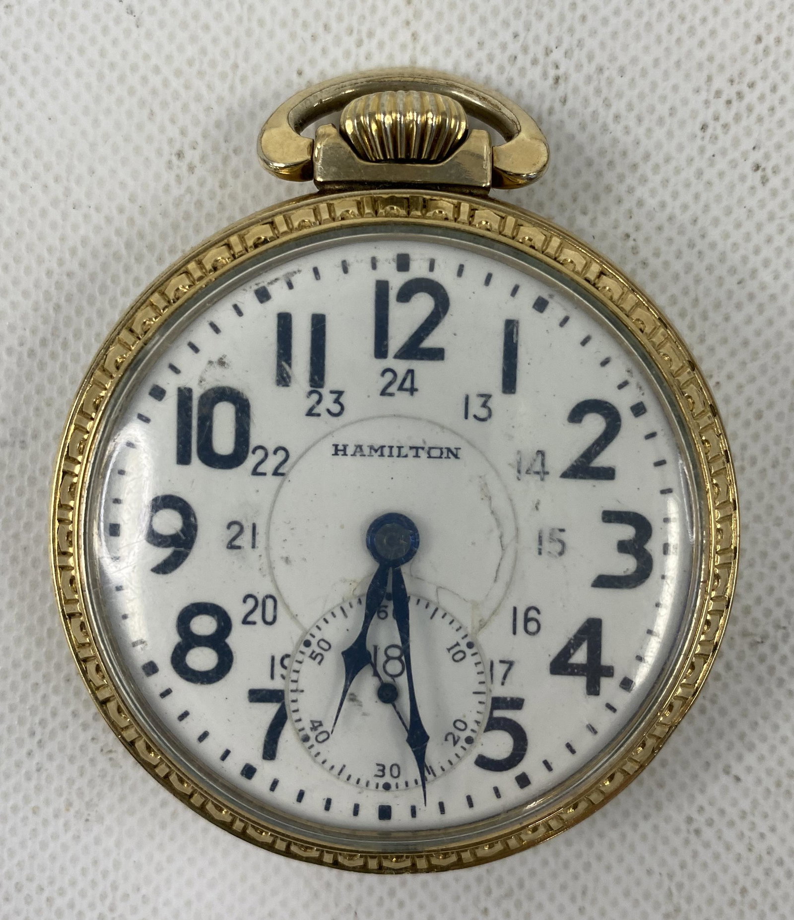 ANTIQUE HAMILTON GOLD-FILLED 21 JEWELS POCKET WATCH: ANTIQUE HAMILTON GOLD-FILLED 21 JEWELS POCKET WATCH The watch is pre-owned and runs. Diameter: 2 inch. *We can't garantee that the watch keeps accurate time, it wasn't tested long enough* SHIPPING FEE
