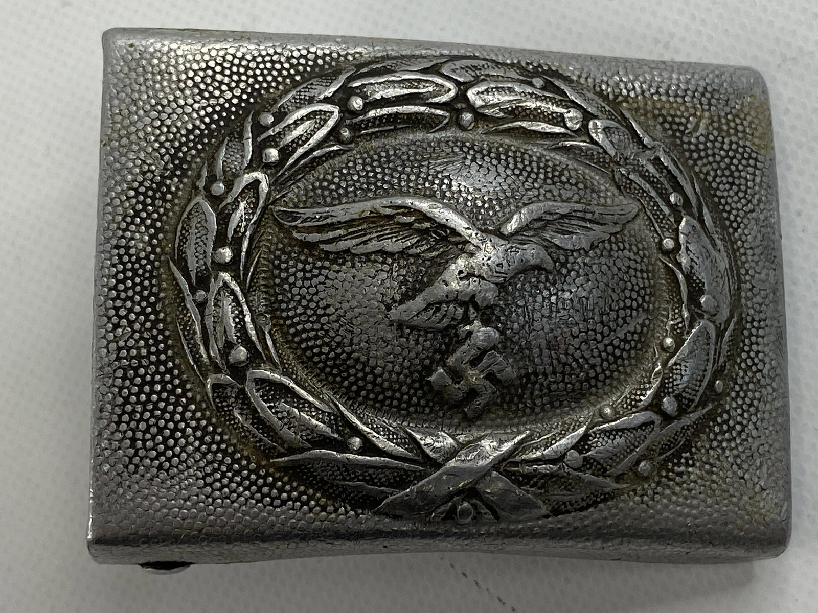 1939-45 WW2 GERMAN LUFTWAFFEN BELT BUCKLE (1 of 4)