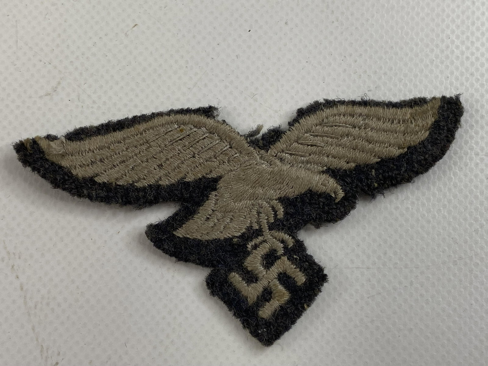 1939-45 WW2 GERMAN LUFTWAFFE UNIFORM PATCH EAGLE (1 of 2)