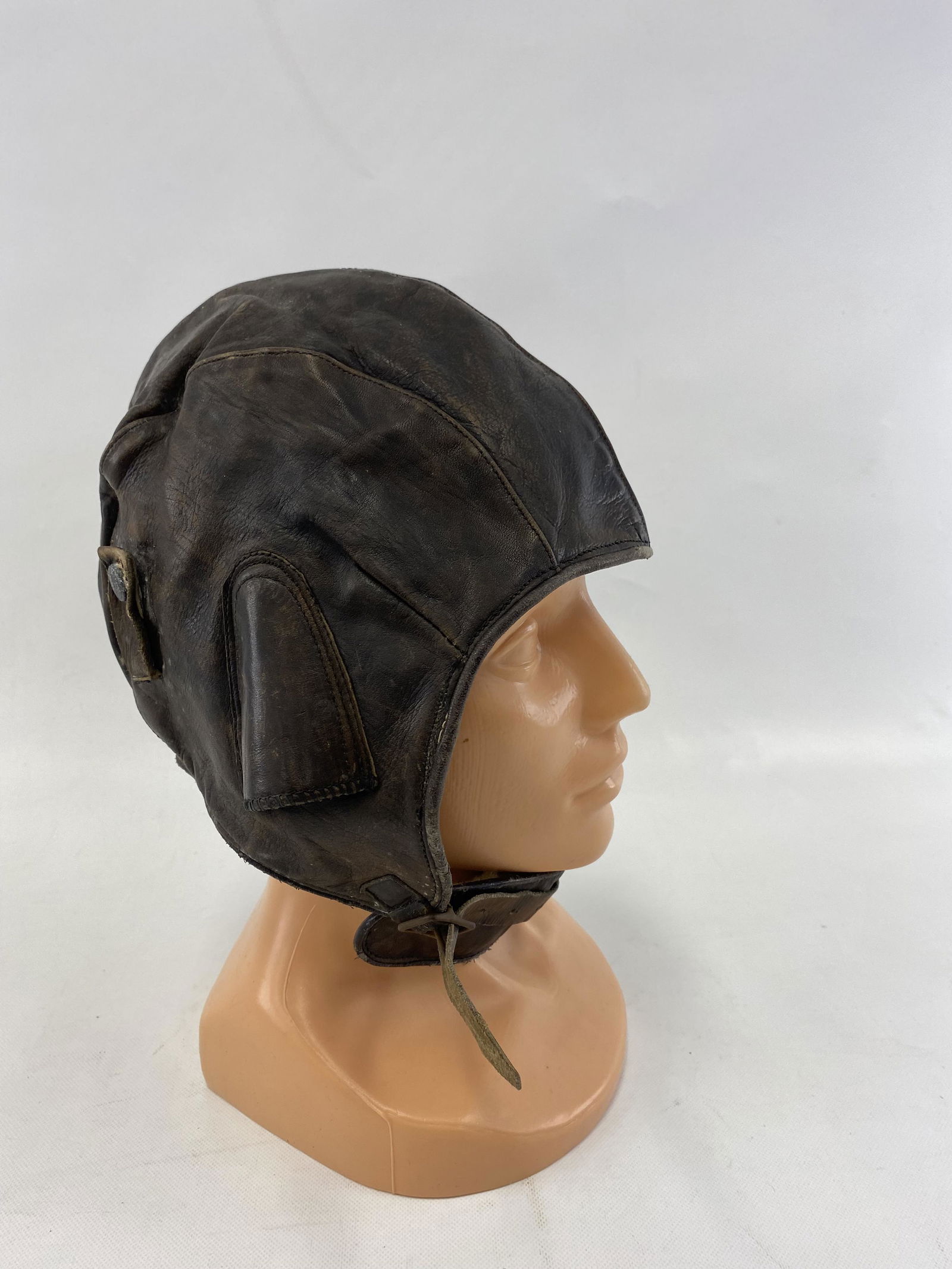 1939-45 WW2 CANADA R.C.A.F. LEATHER FLYING HELMET (1 of 7)