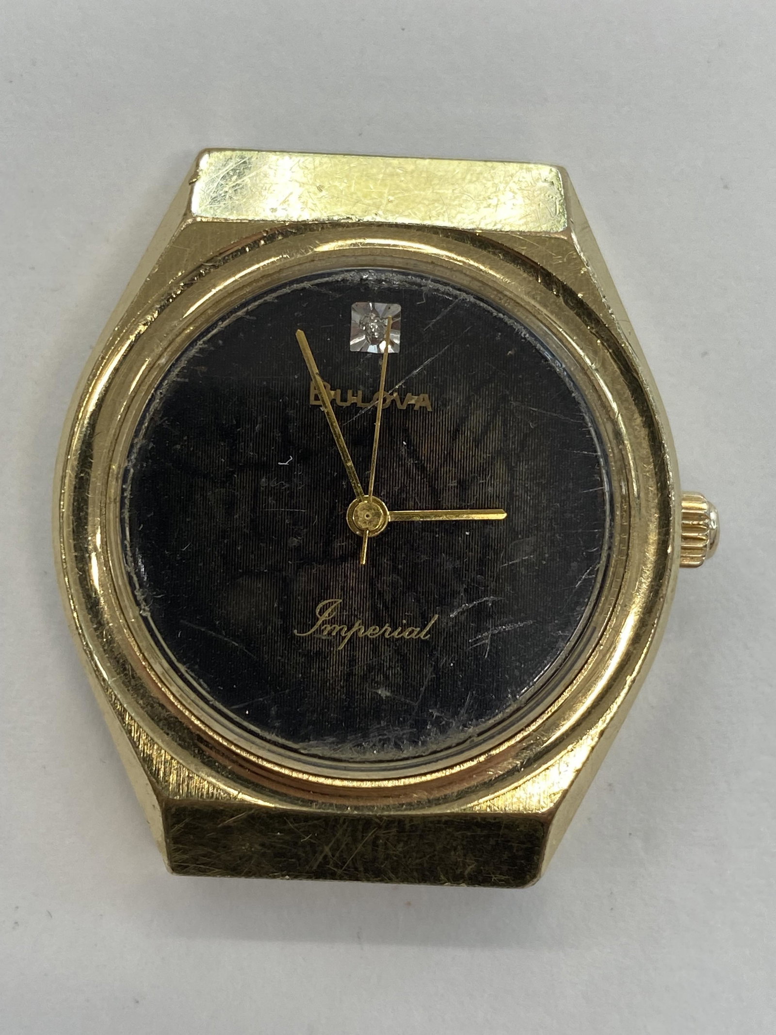 VINTAGE BULOVA IMPERIAL GOLD-FILLED WIND-UP MENS WATCH: VINTAGE BULOVA IMPERIAL GOLD-FILLED WIND-UP MENS WATCH CONDITION: PRE-OWNED / RUN Diameter: 32 MM *We can't garantee that the watch keeps accurate time, it wasn't tested long enough* SHIPPING FEE CAN