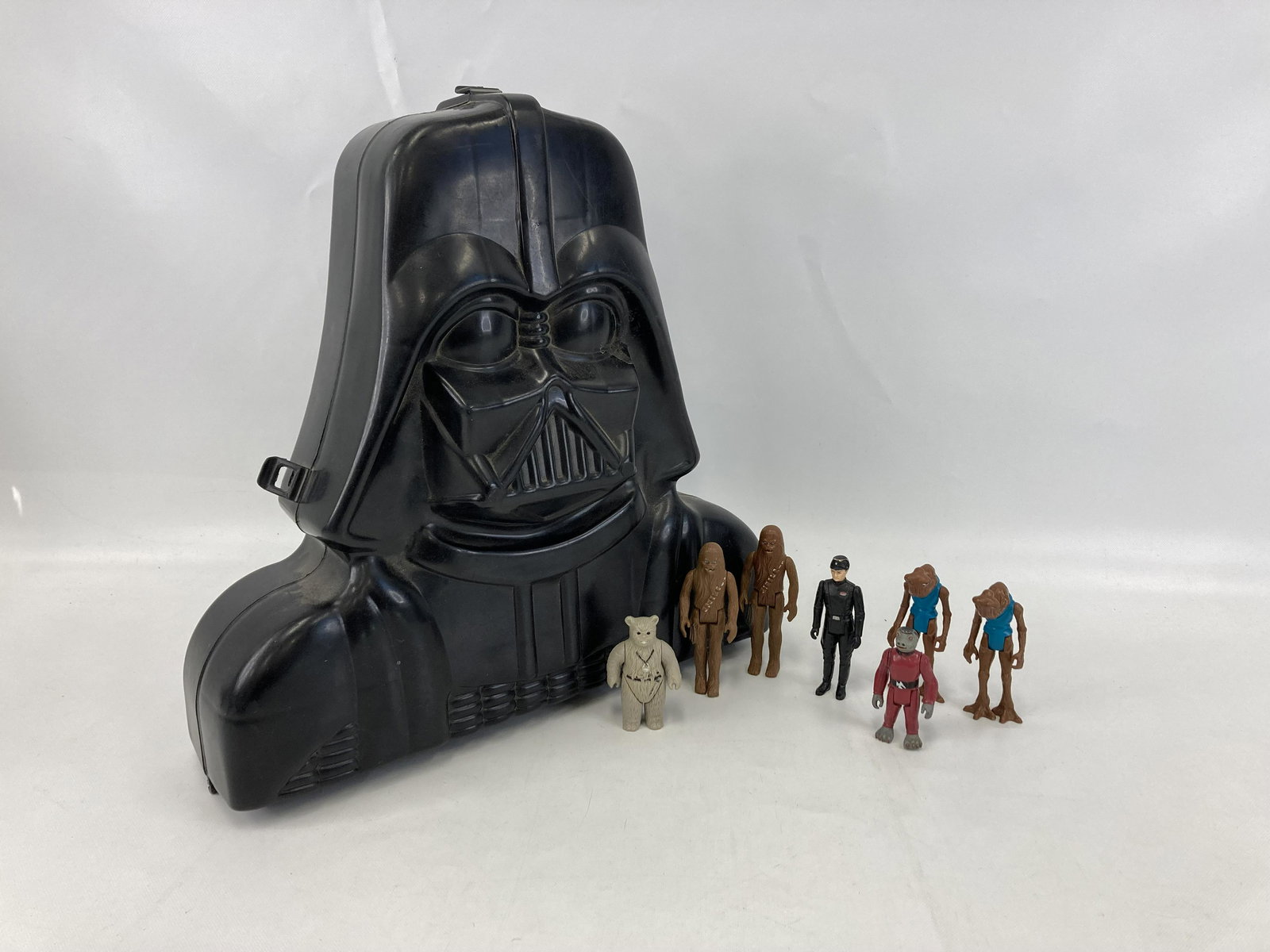 1977 KENNER STAR WARS ACTION FIGURES LOT OF 7 WITH COLLECTOR CASE (1 of 13)