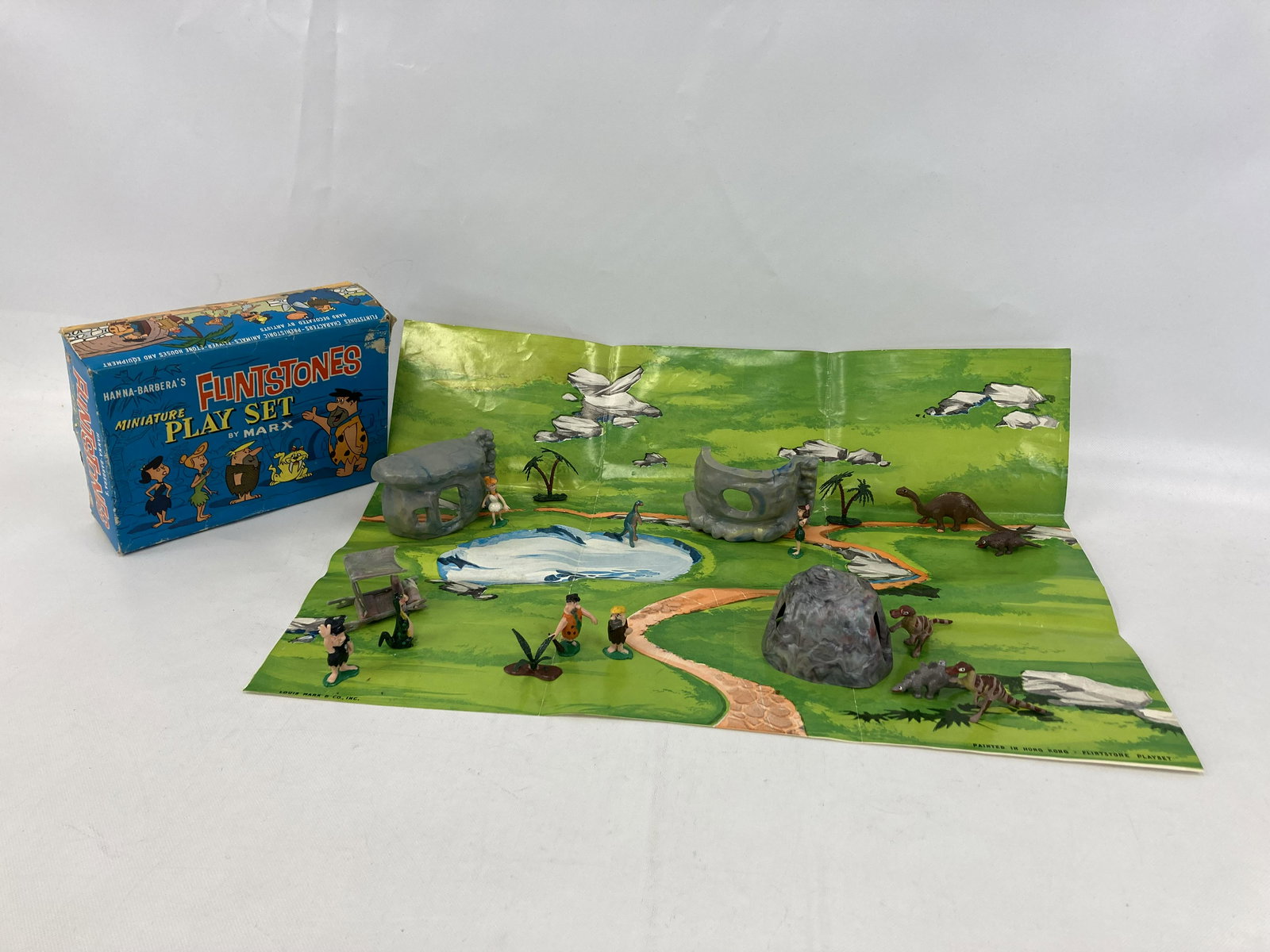 1962 LOUIS MARX FLINTSTONES MINIATURE PLAY SET (1 of 9)