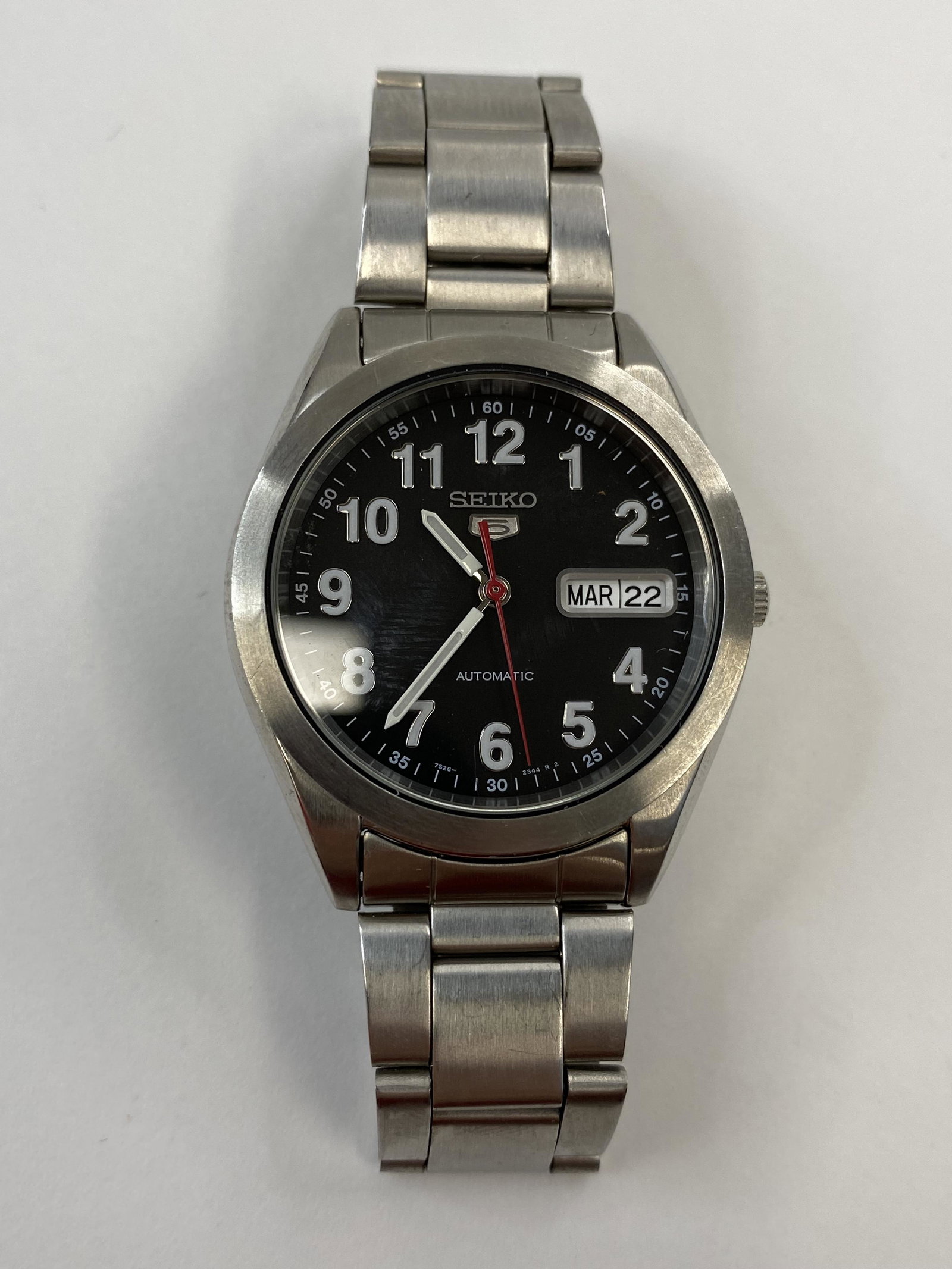 SEIKO 7525-0420 AUTOMATIC MEN'S WATCH: SEIKO 7525-0420 AUTOMATIC MEN'S WATCH CONDITION: PRE-OWNED / RUNS Diameter: 37 MM *We can't garantee that the watch keeps accurate time, it wasn't tested long enough* SHIPPING FEE CANADA 15.00$ USA 20